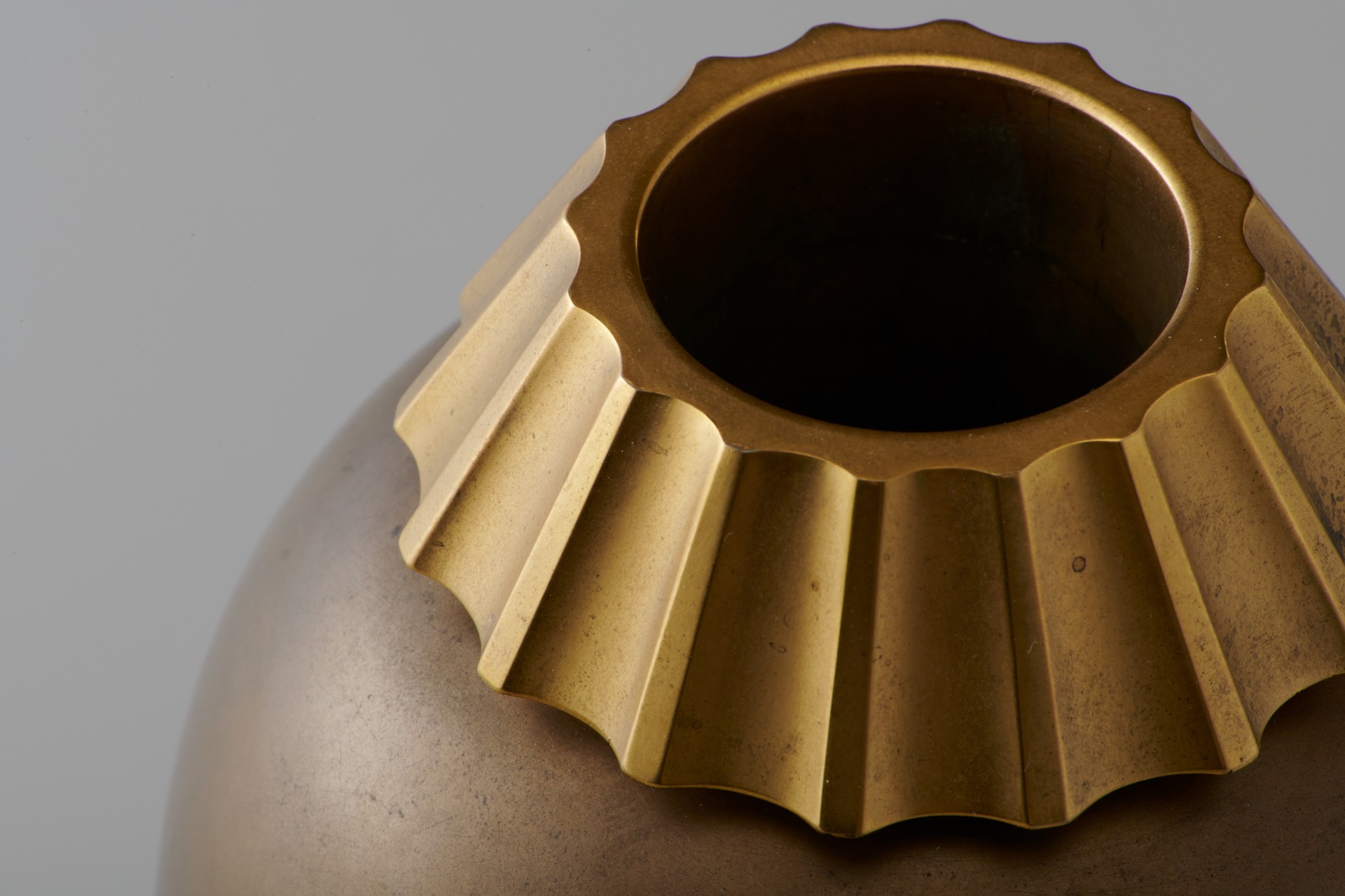 Pair of Vases image 3