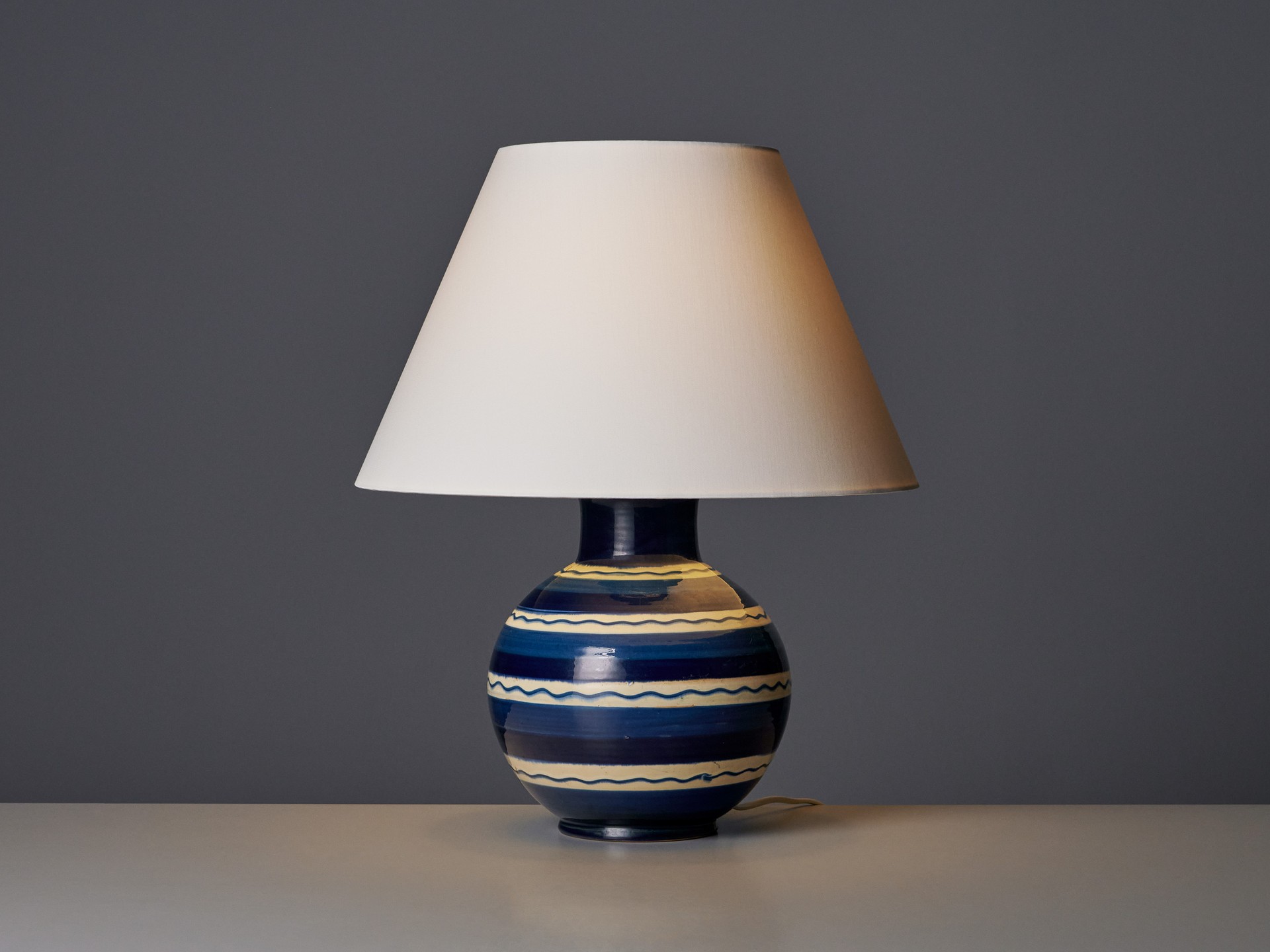 Table Lamp image 2