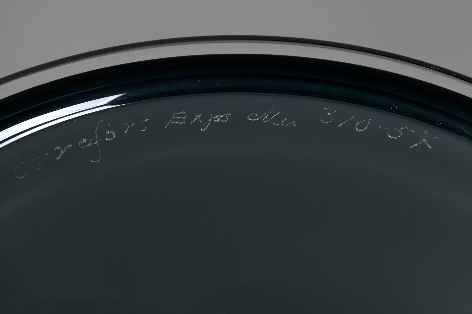 Tulip Vase image 2