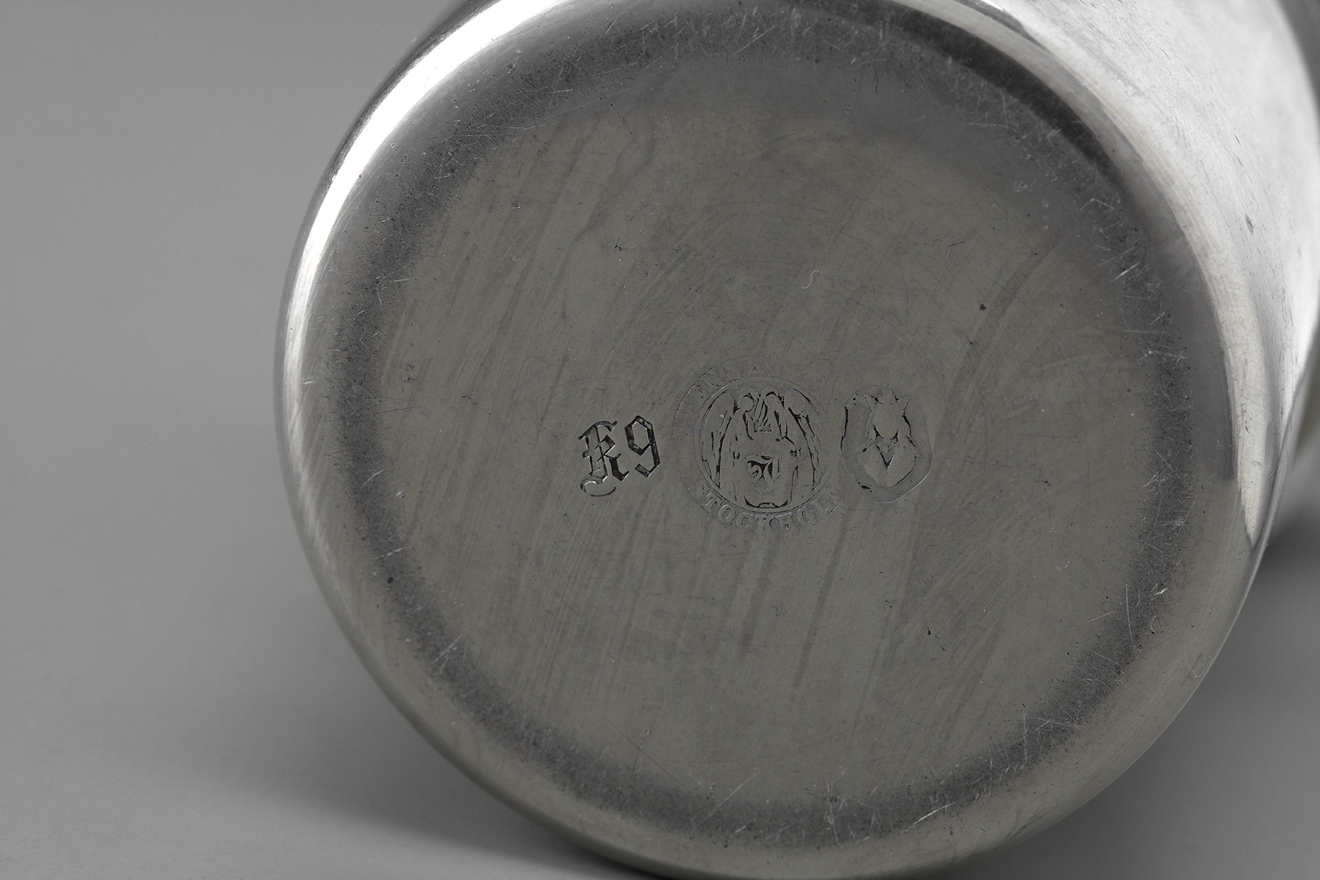 Pewter Box and Lid image 4