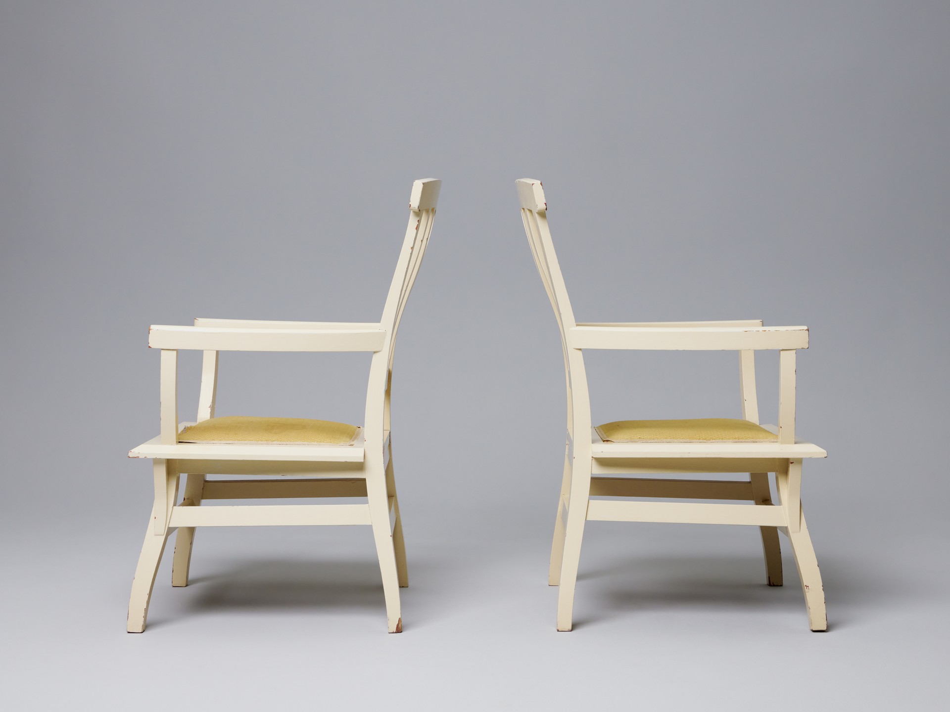 Pair of Amchairs and Table image 4