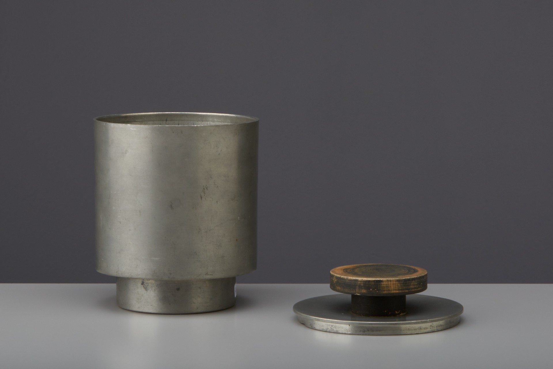 Vessel with Cover image 3