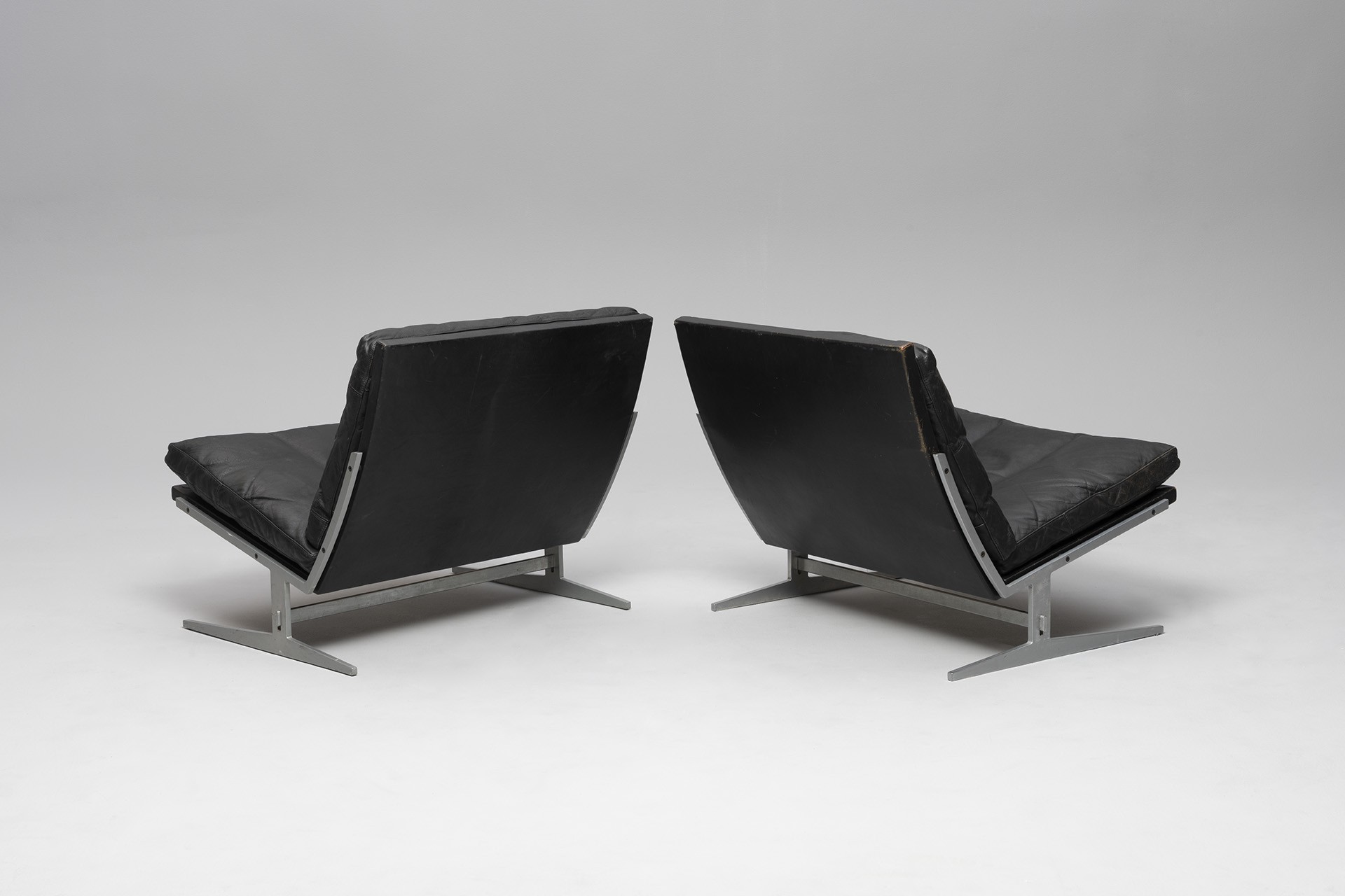 Pair of Lounge Chairs, Model no. BO 561 image 3