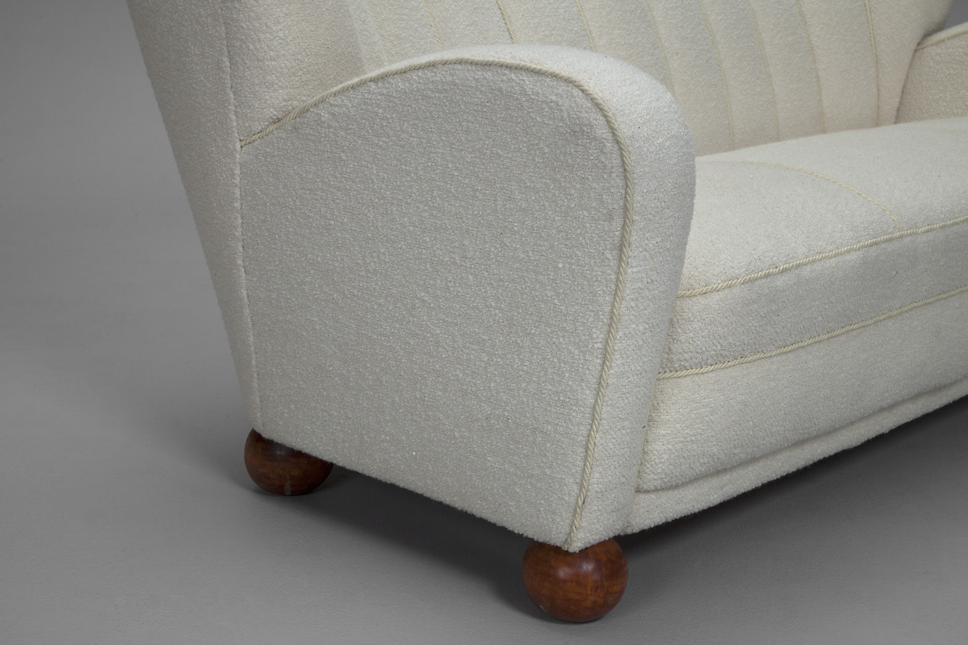 Sofa image 4