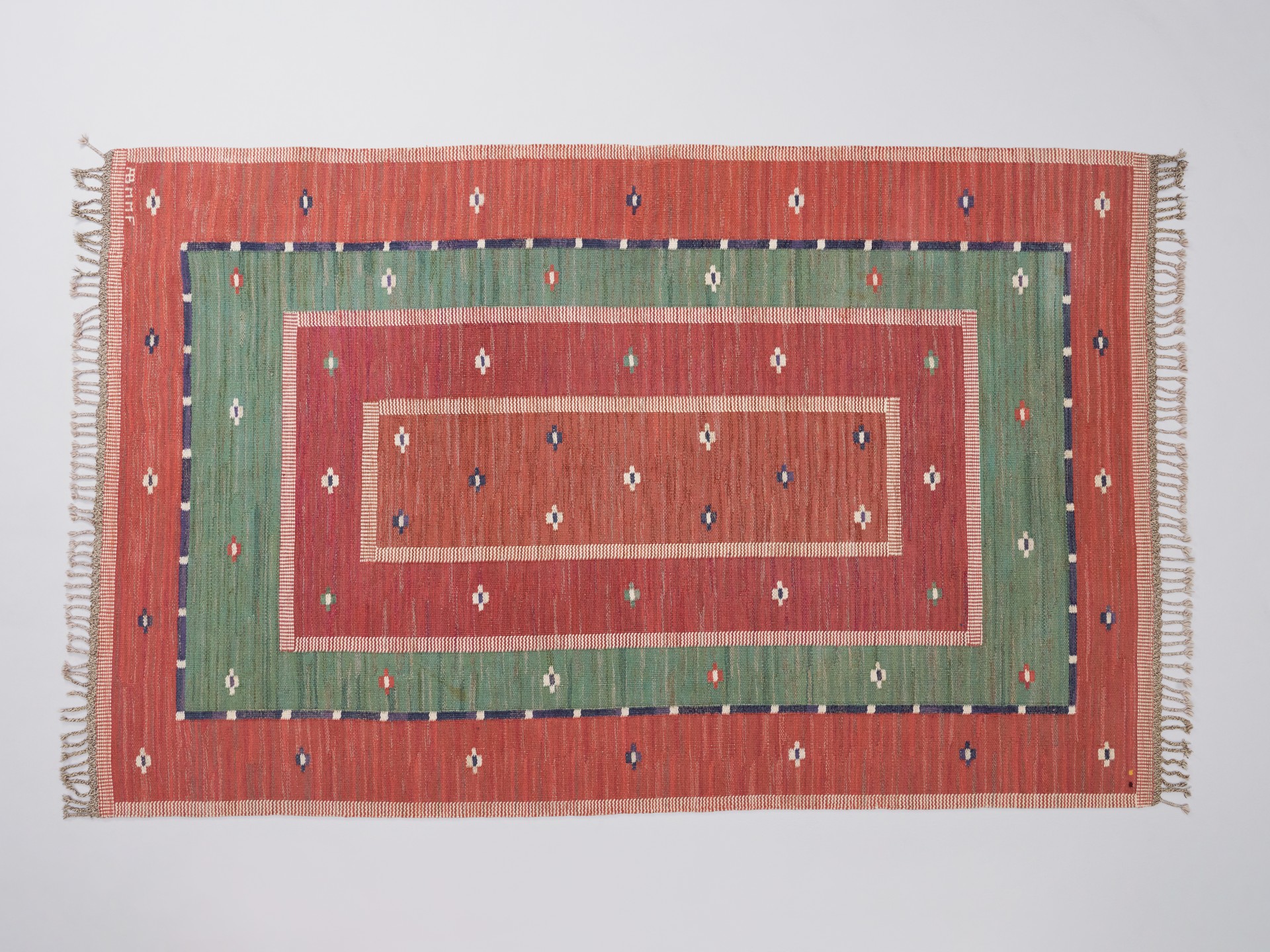 'Röda Bårdmattan med grönt' Carpet