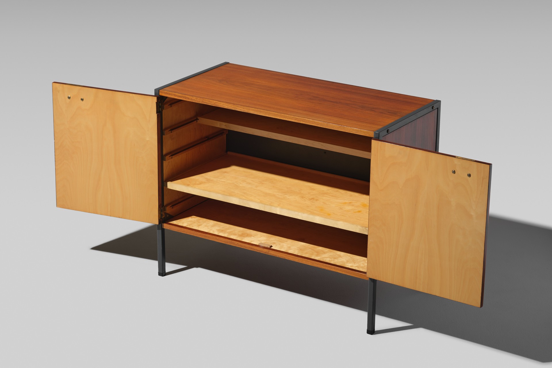 Sideboard image 4