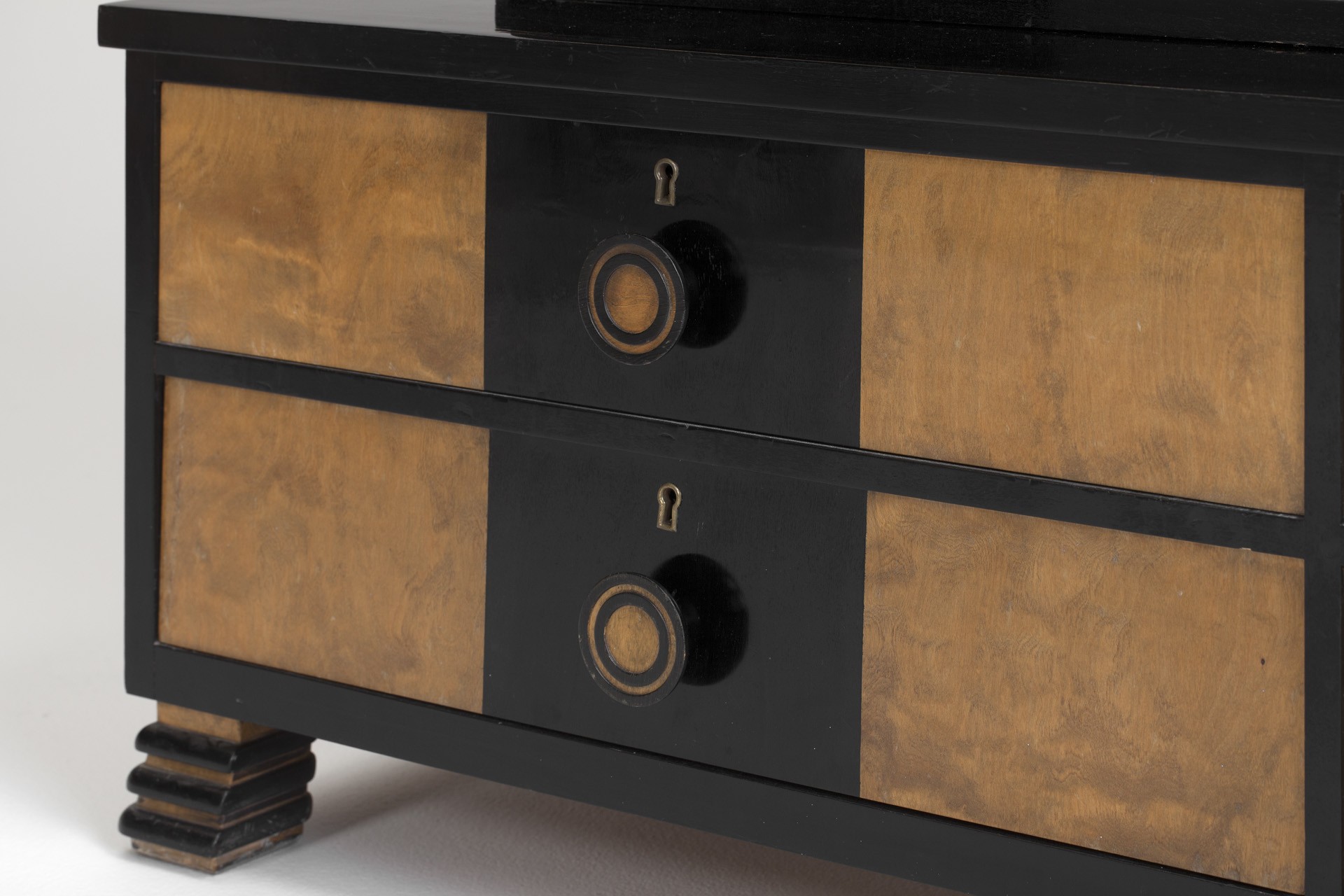 Cabinet image 4