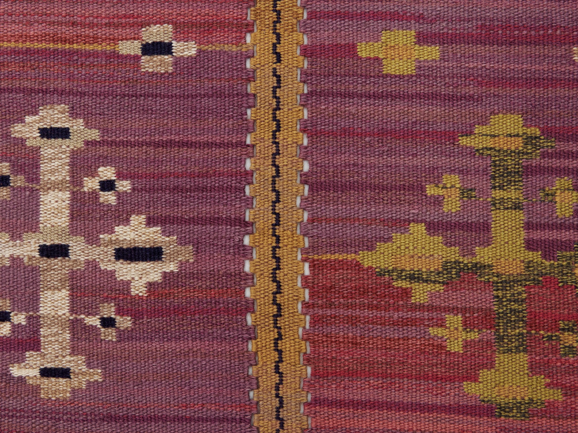 Tapestry 'Violett Draperi' image 5