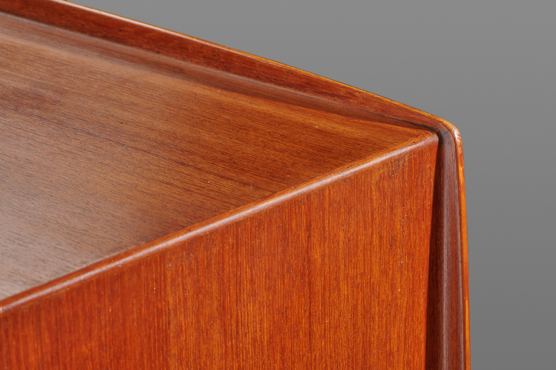 Bar Cabinet image 5