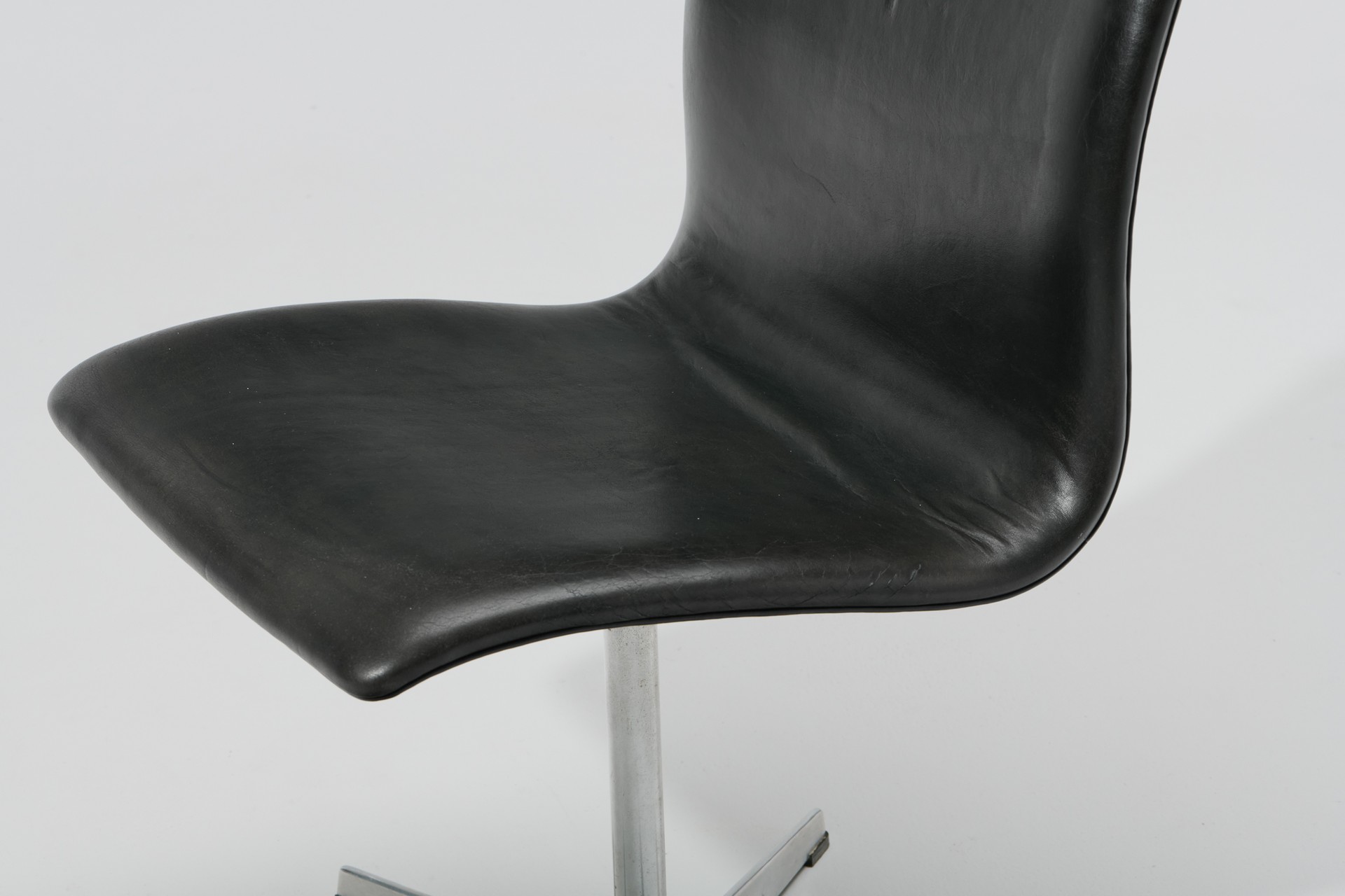 'Oxford' Chair image 4