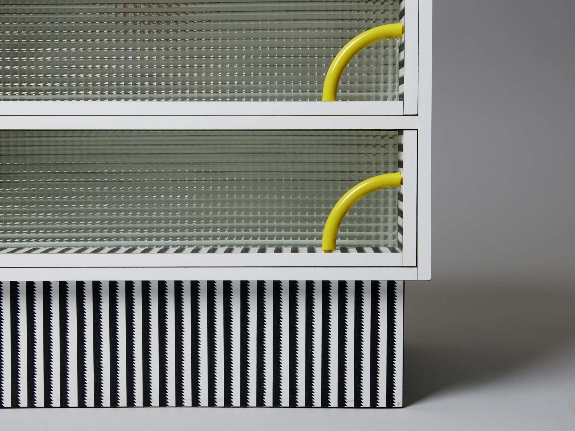 'Atlantic' Chest of Drawers image 7