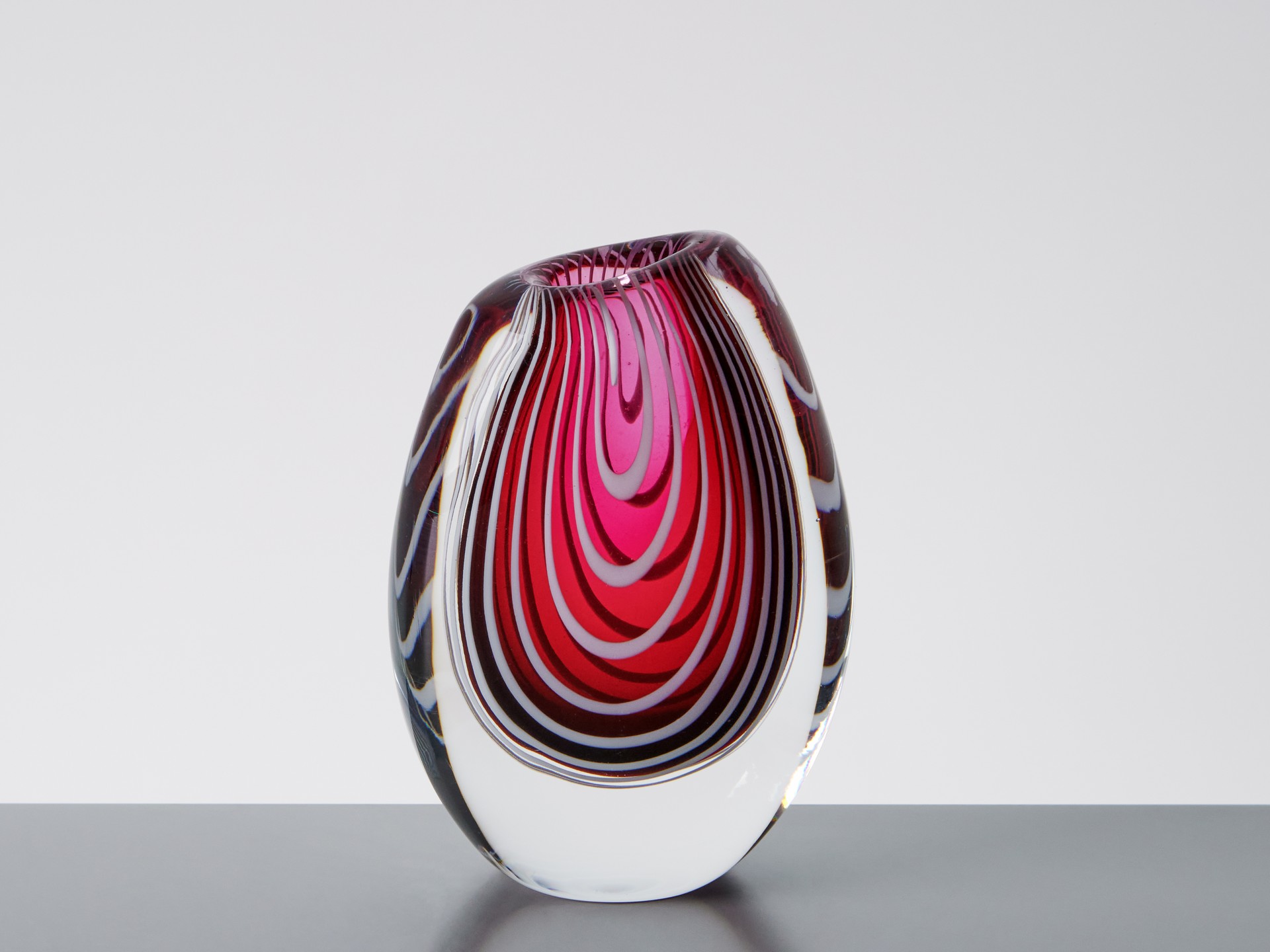 Set of Three Vases image 9