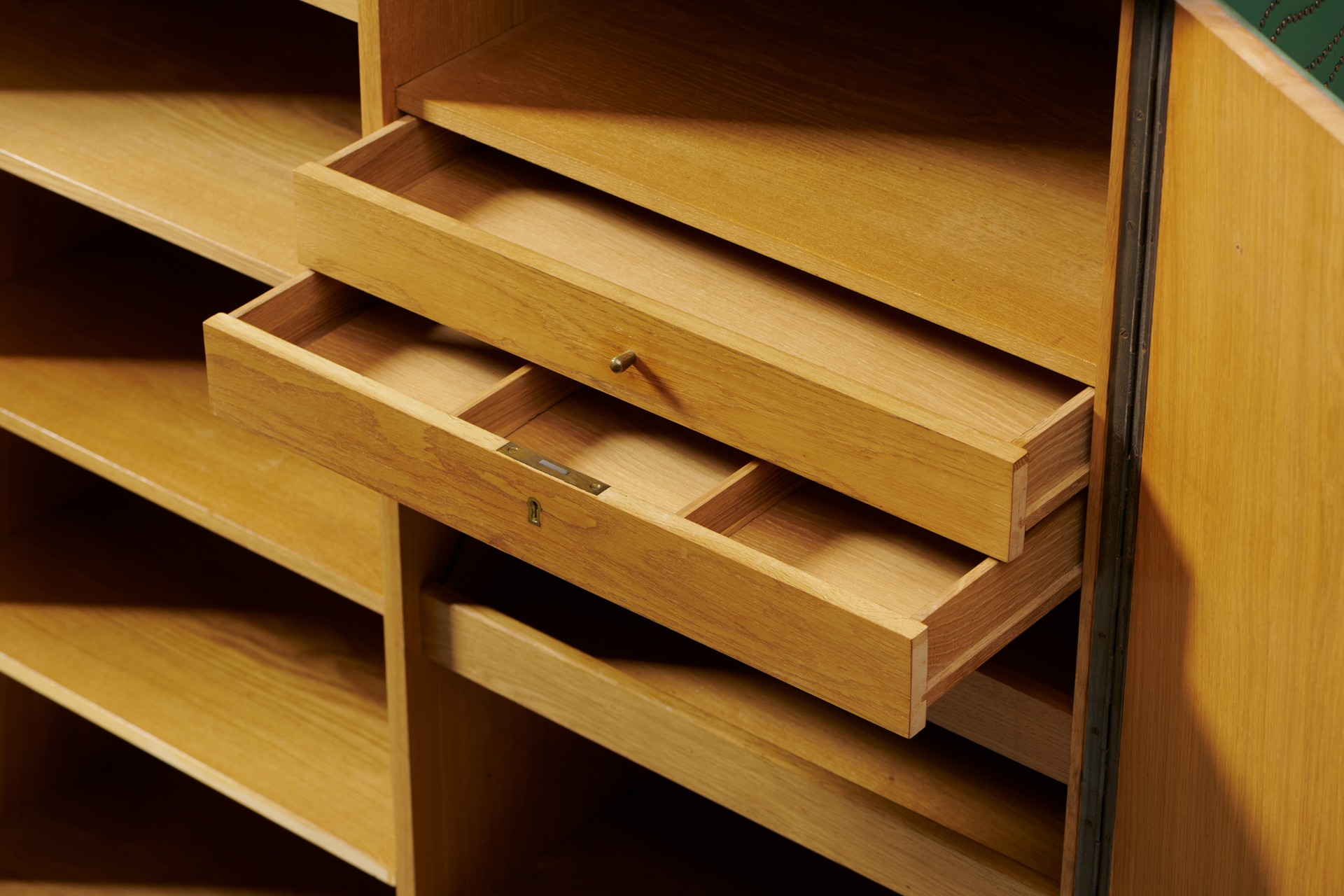 'Paradise' Cabinet image 10