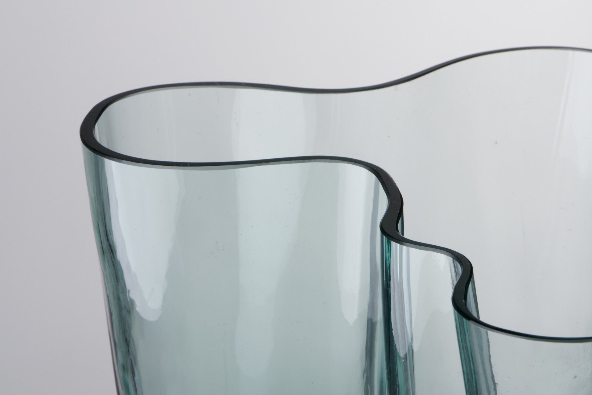"Savoy" Vase image 5