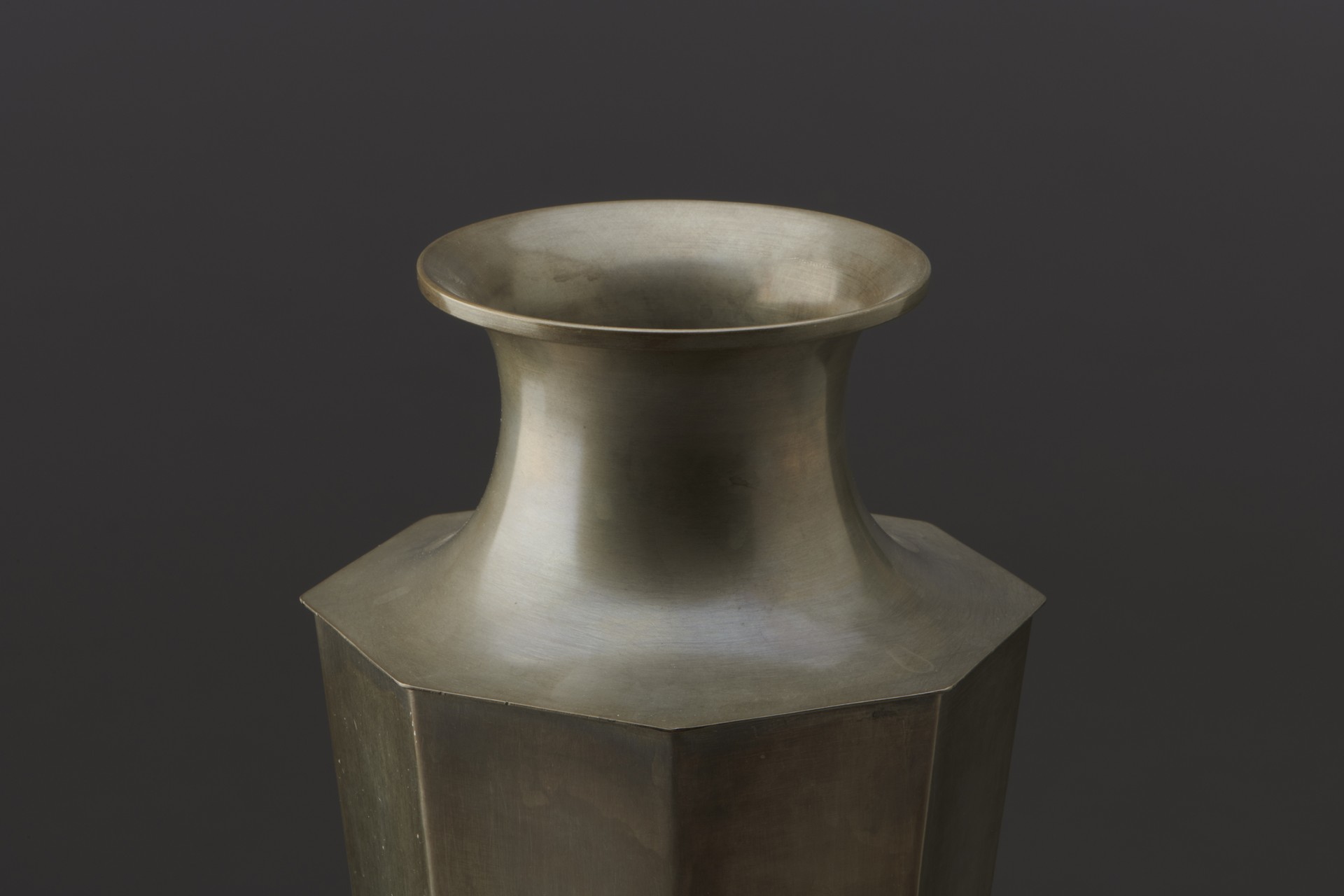 Vase image 4