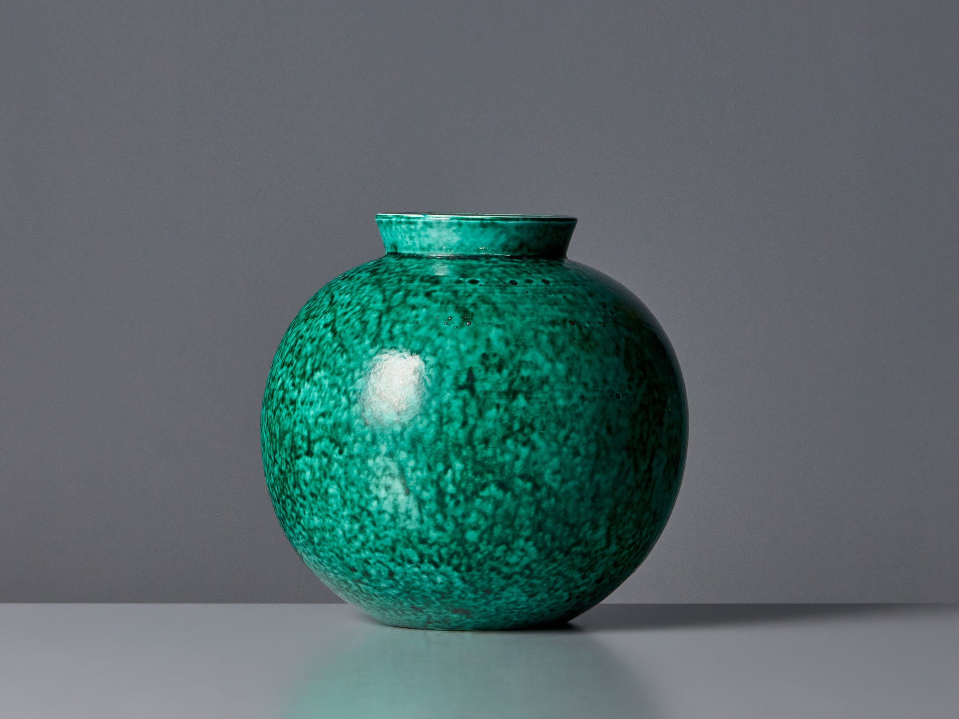 'Argenta' Vase image 3