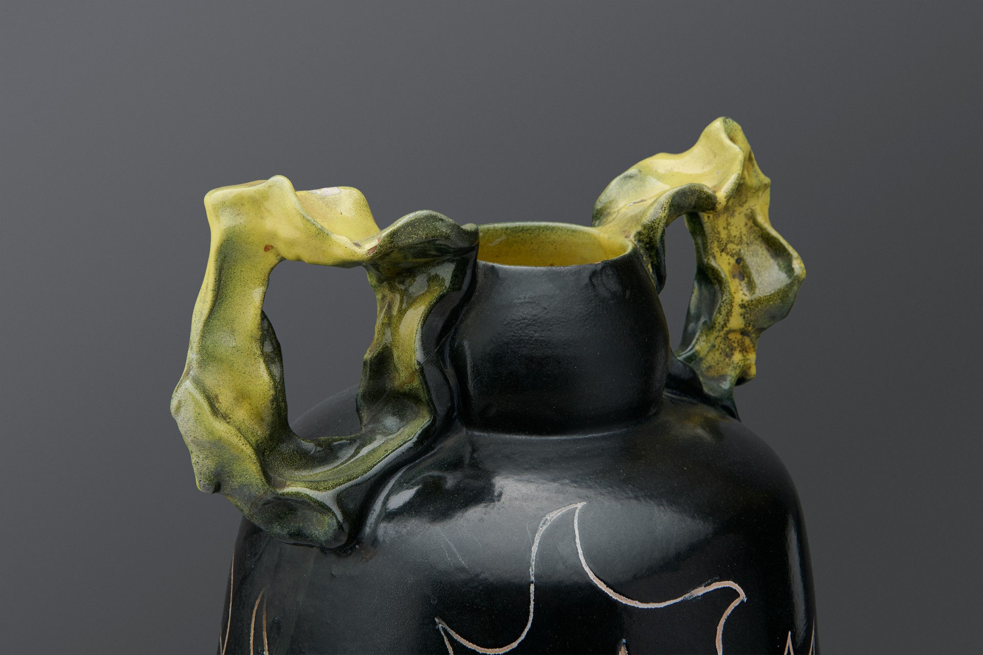 Pair of Italian Vases image 5