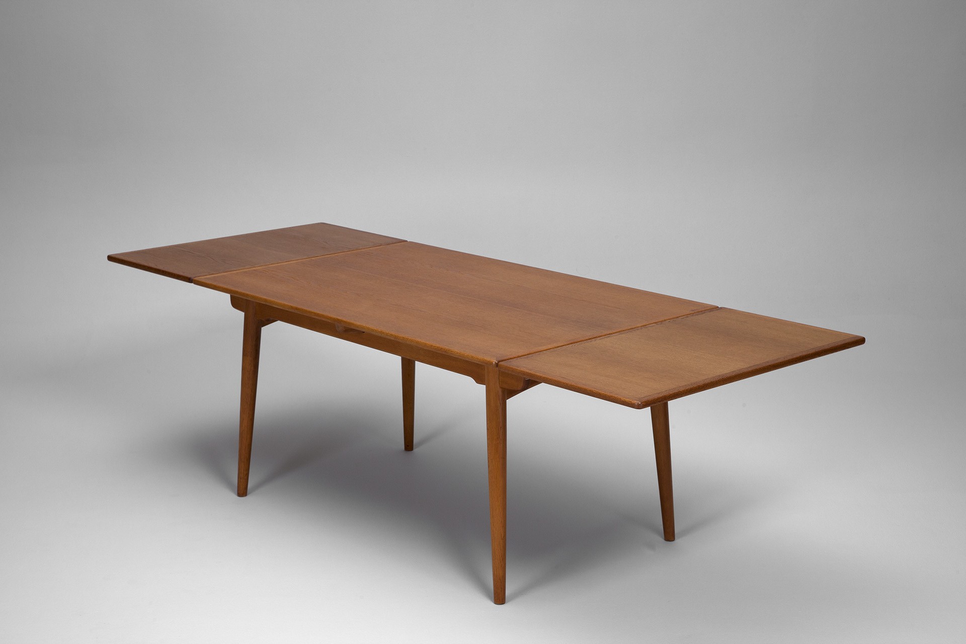 'AT 312' Dining Table