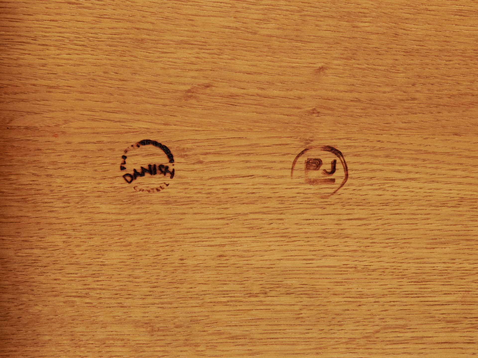 Set of Two Nesting Tables image 7
