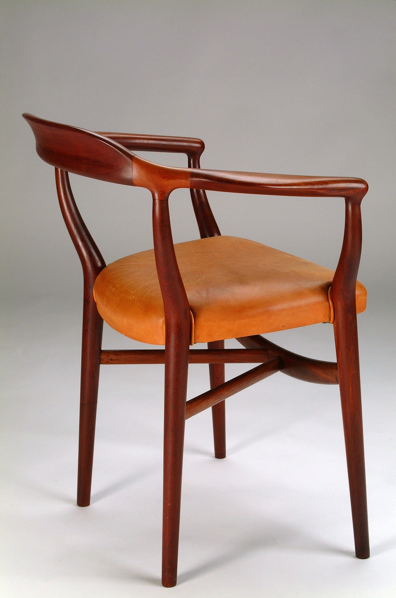 NV-44 Chair image 3