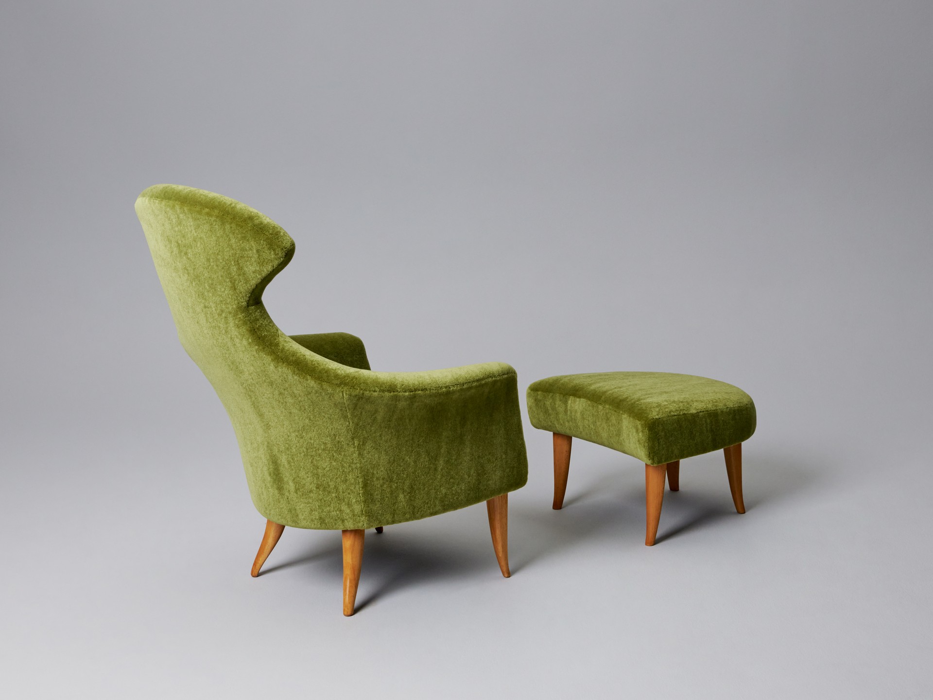 Lounge Chair and Footstool "Big Eva" image 4