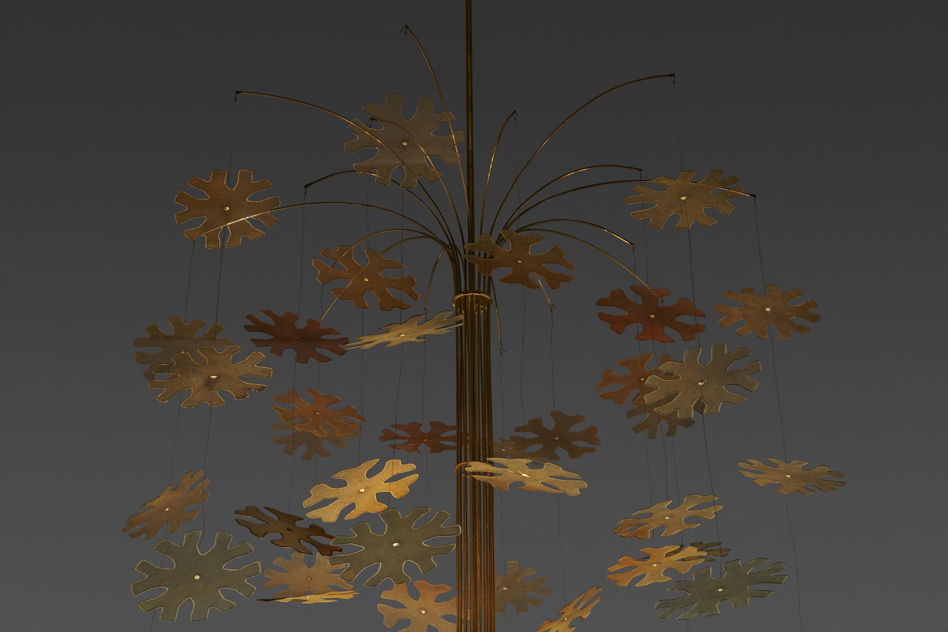 'Snowflake' Chandelier image 4