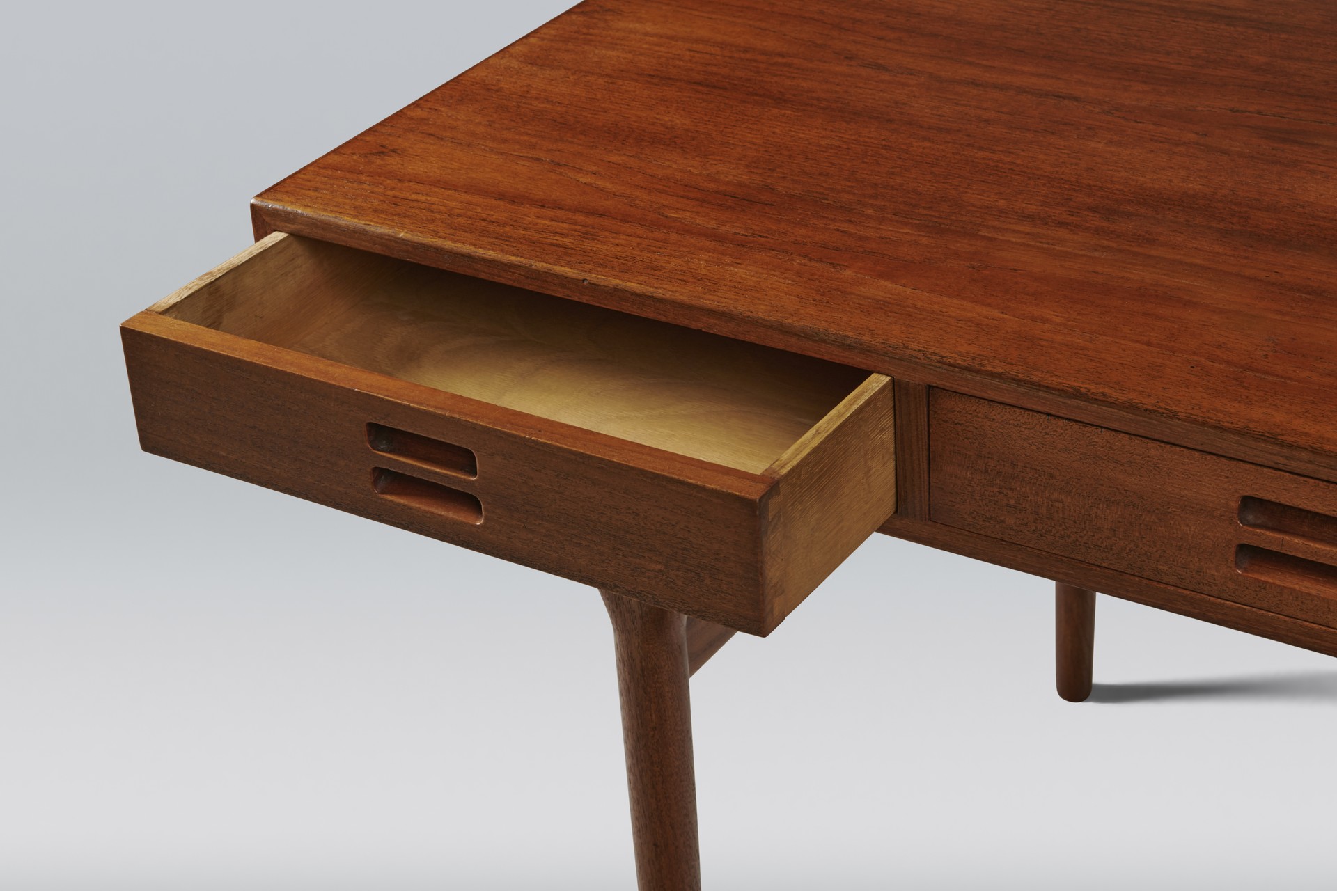 Desk image 6