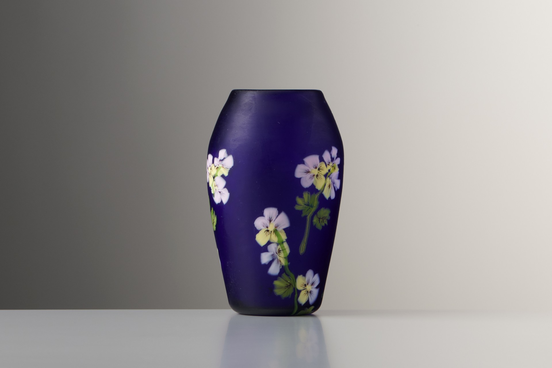 Inlaid Glass vase image 2