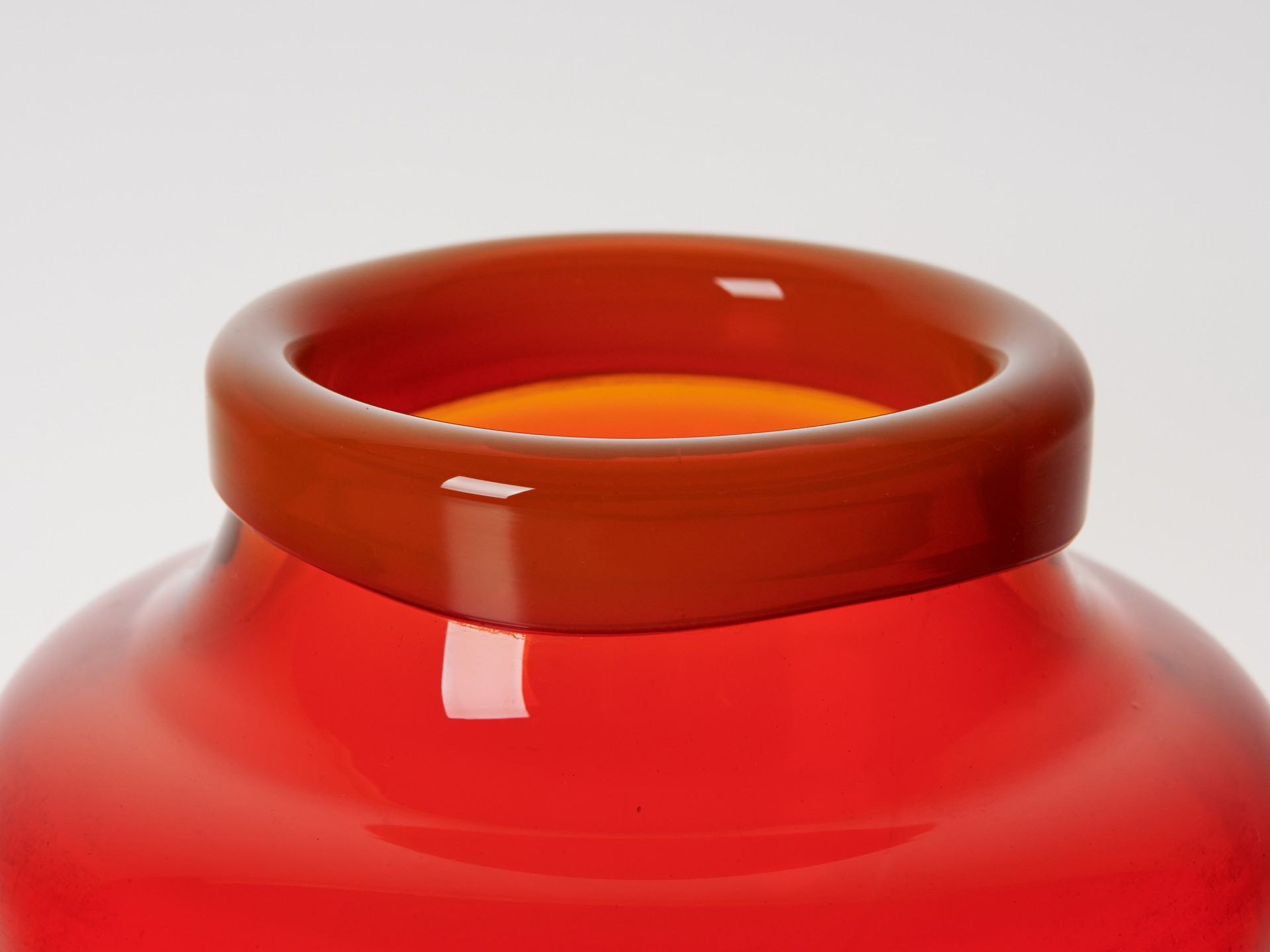 Vase image 3