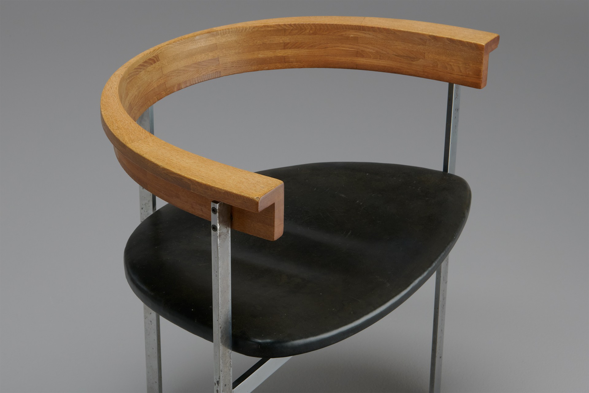 Chair Model no. PK11 image 4