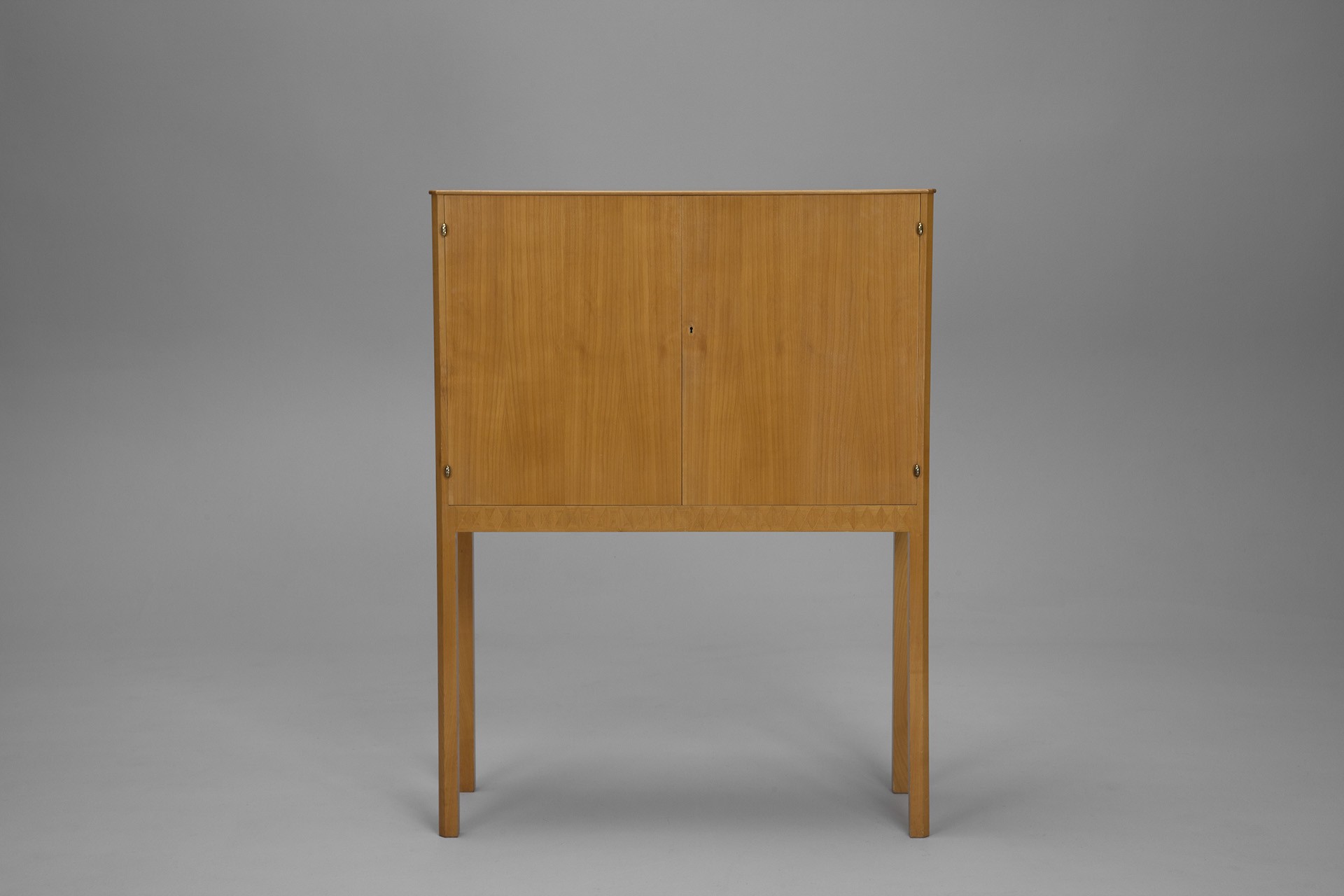 Cabinet image 2