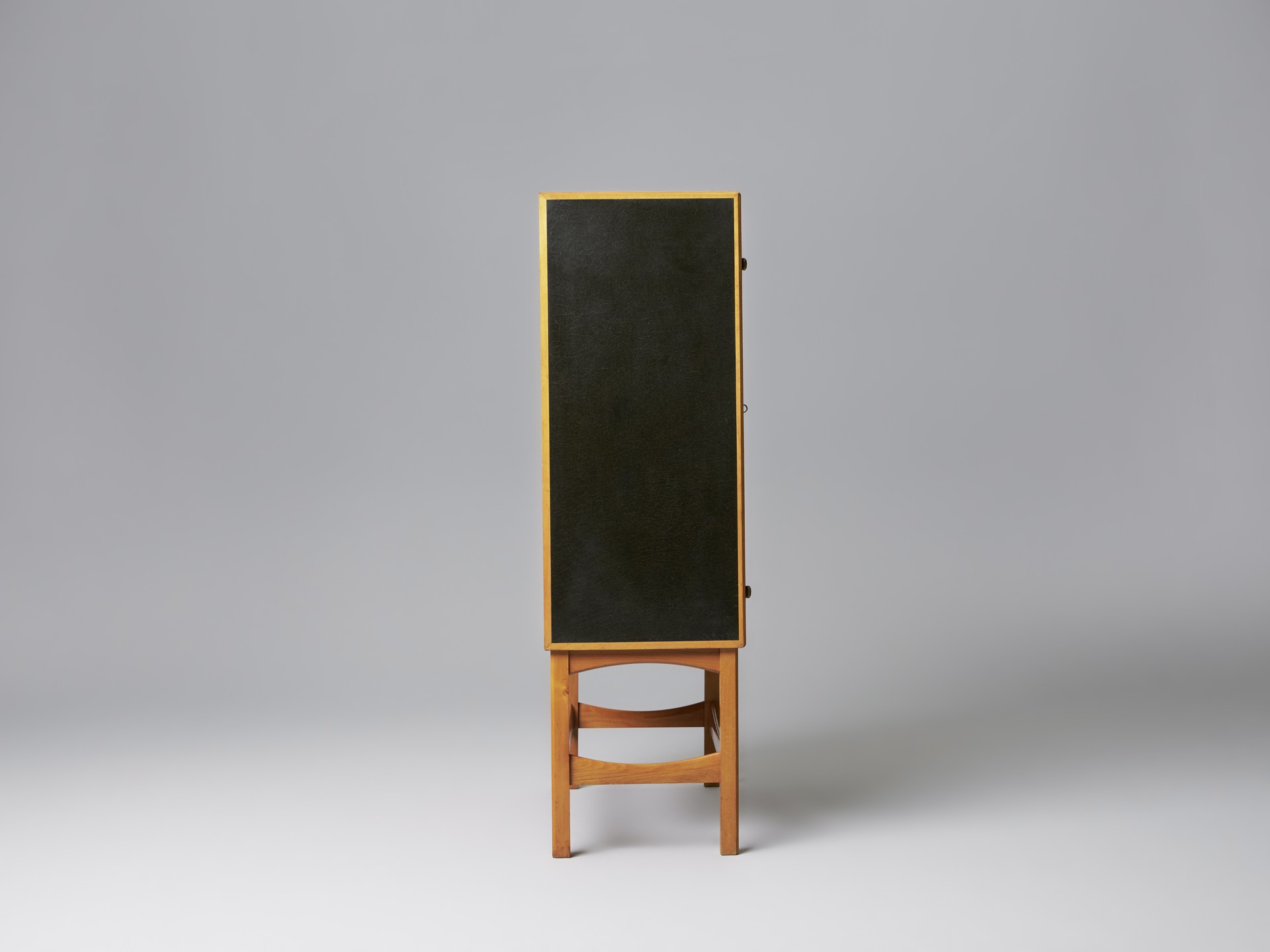 Cabinet image 3