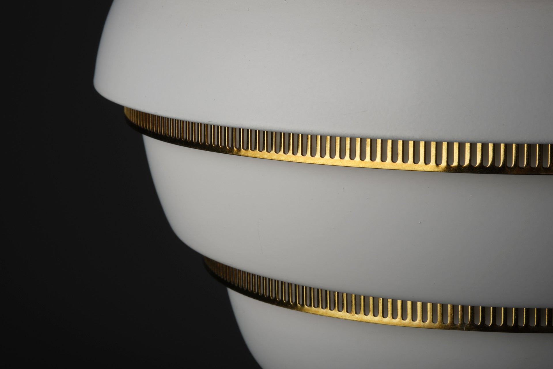 Large 'Beehive' Lamp, Model No. A332 image 4