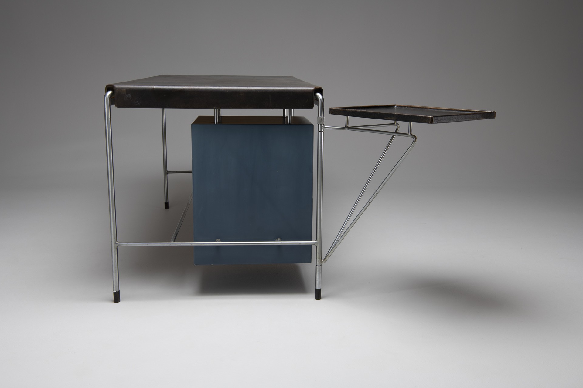 'American Foundation' Desk image 5
