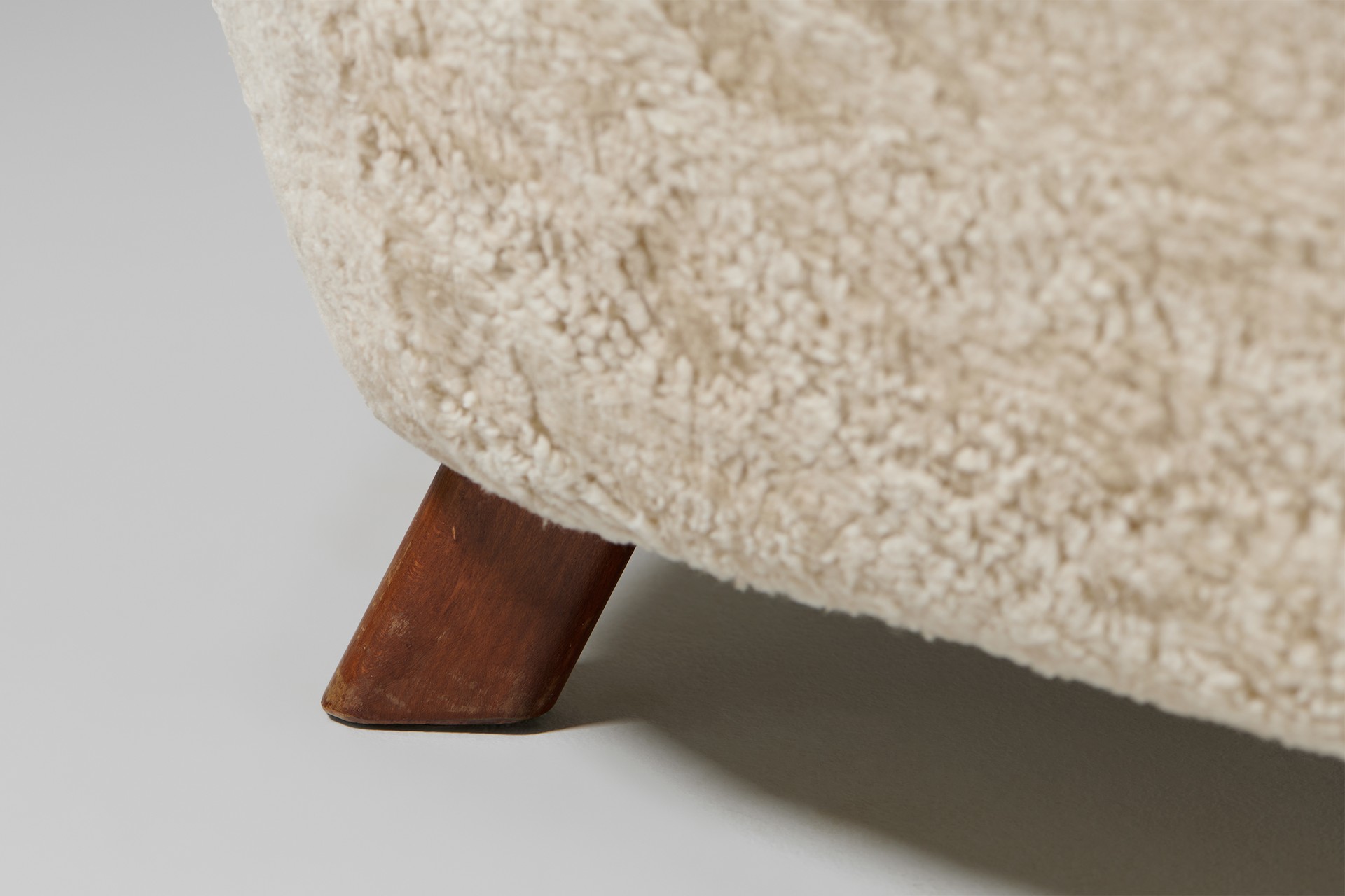 Pair of Armchairs, Model no. 1669 image 6