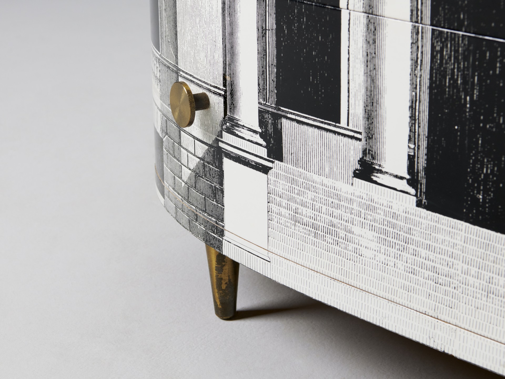'Palladiana' Chest of Drawers image 7