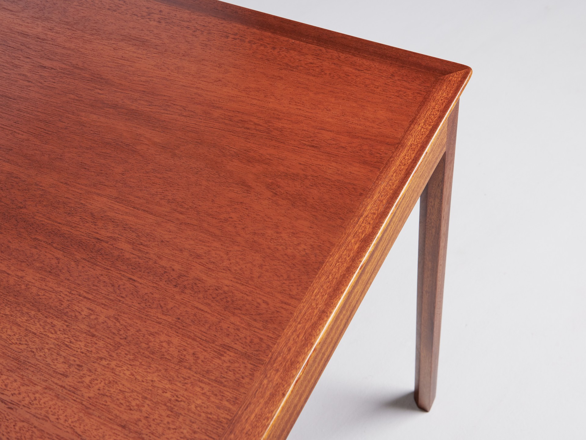 Table/Desk image 6