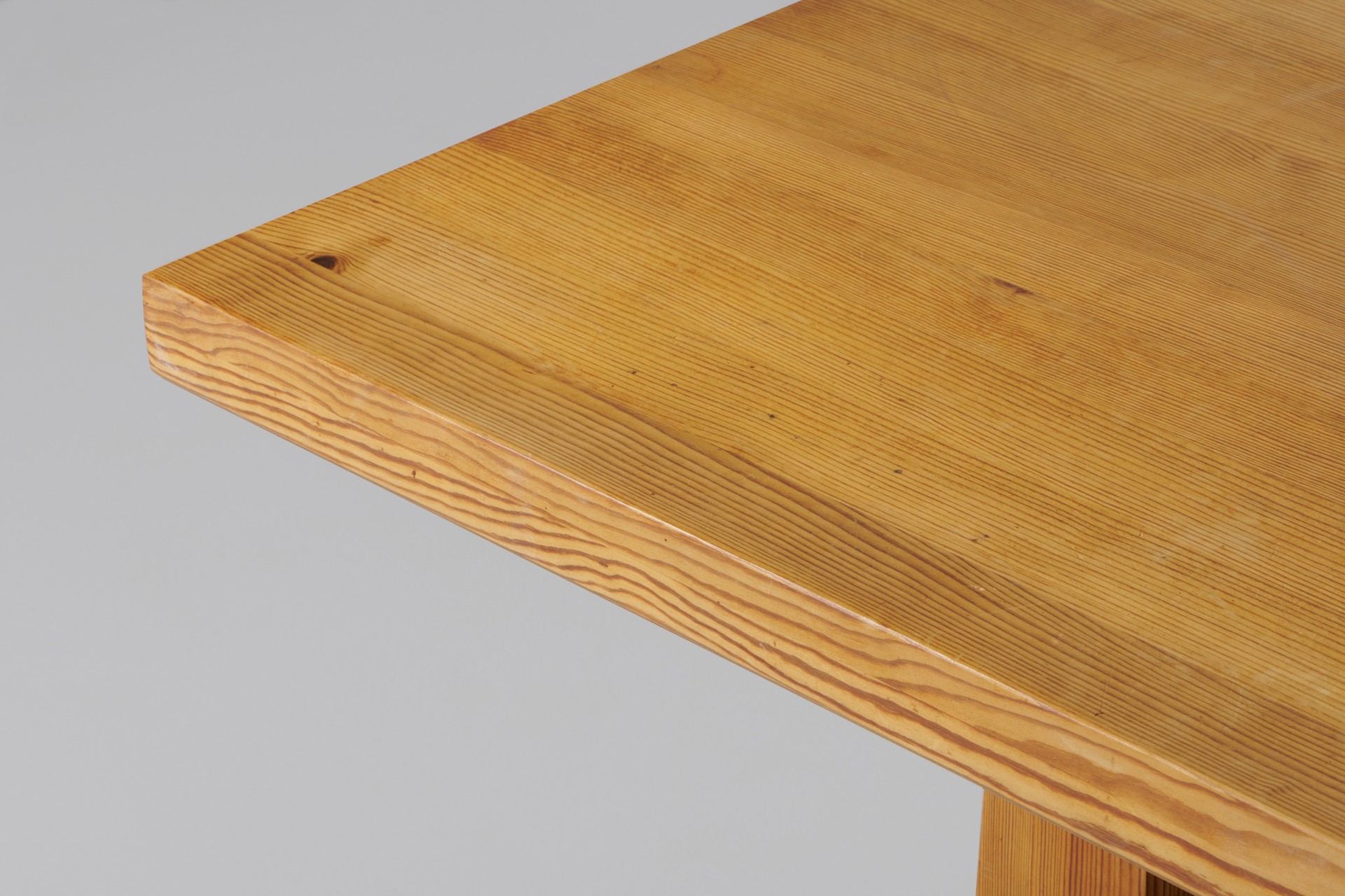 'Utö' Table image 3