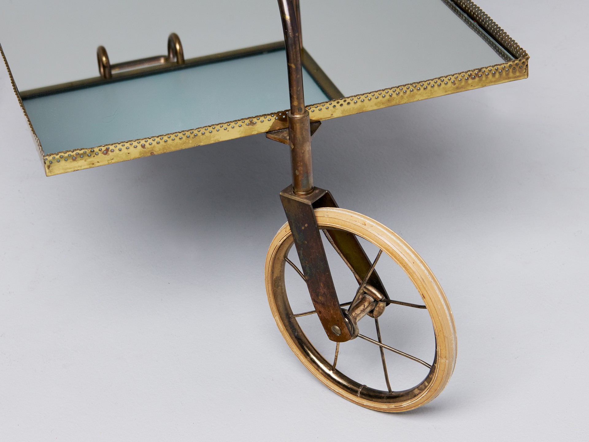 Trolley image 5
