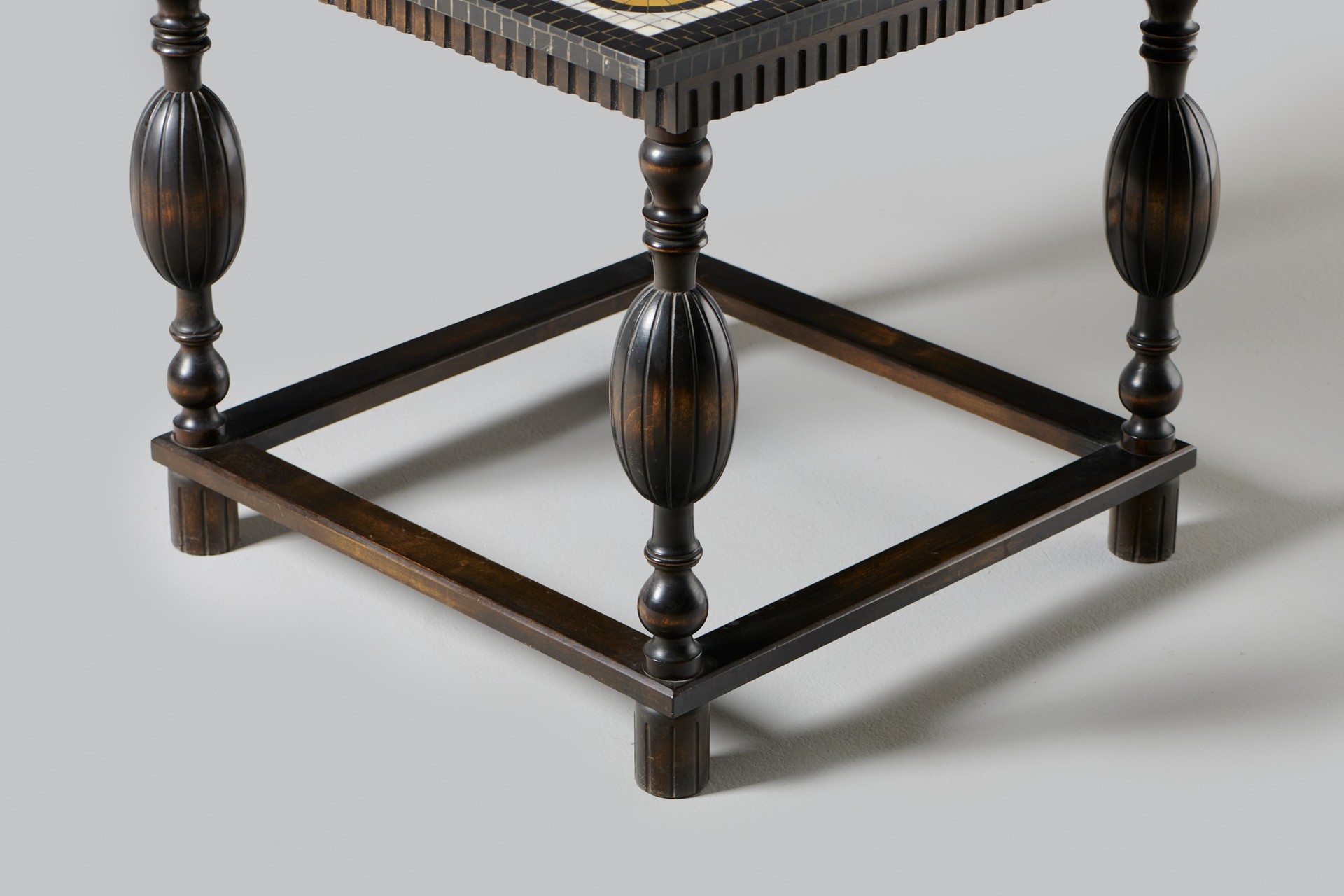 Mosaic Table image 4