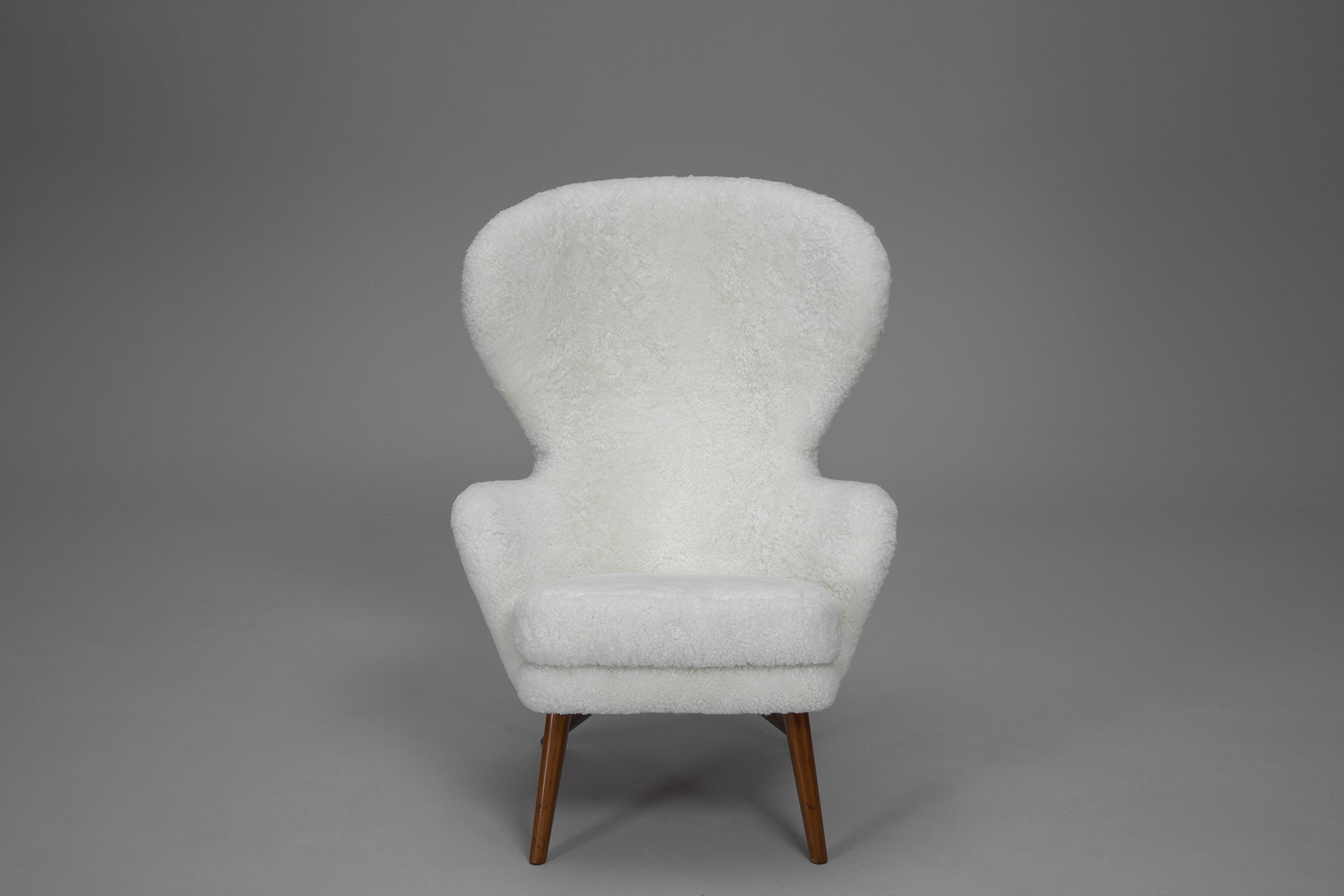 Sheepskin Armchair image 3