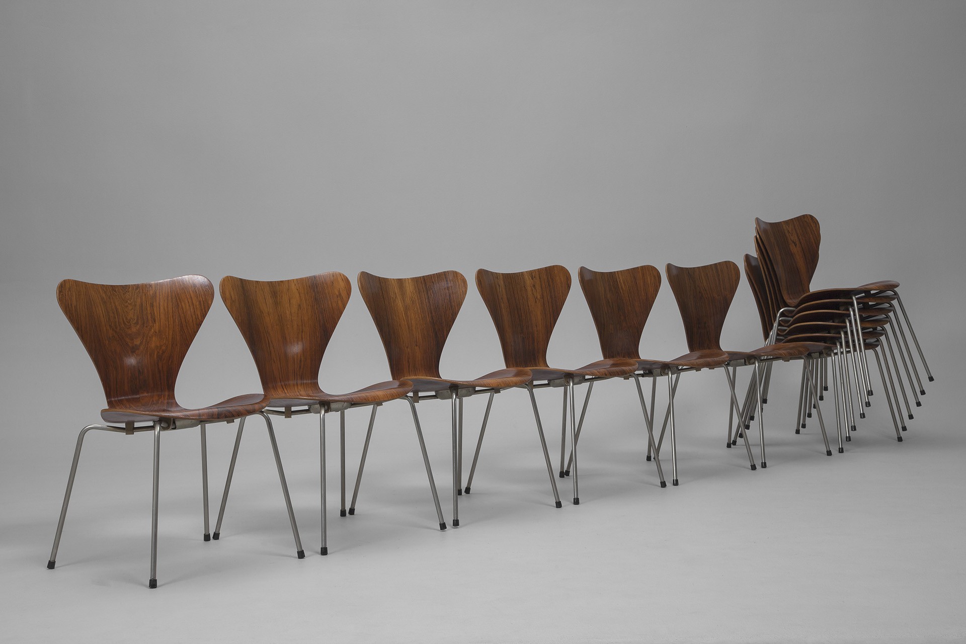 Twelve "7" Chairs image 2