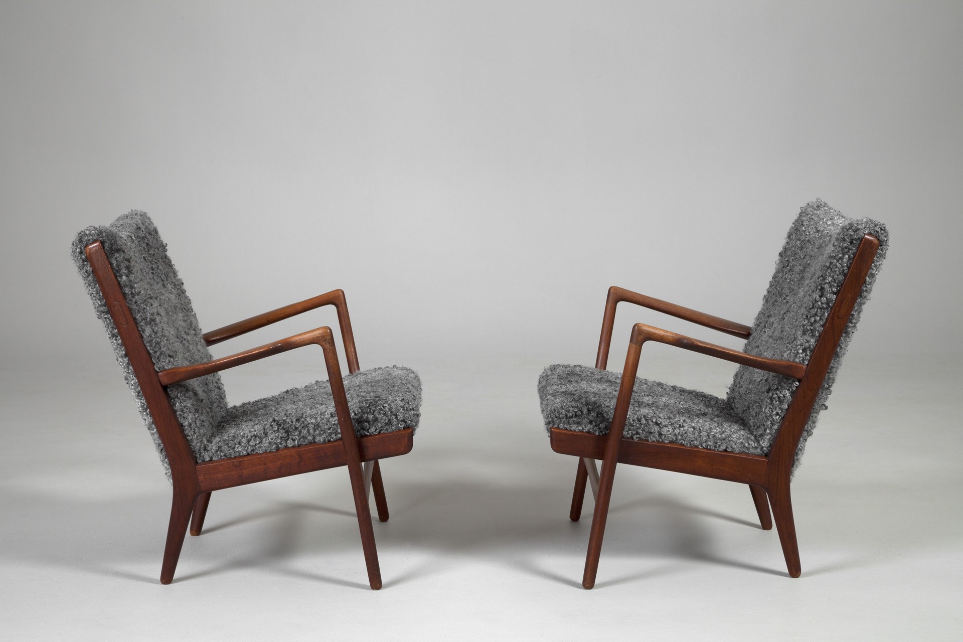 Pair of Armchairs, Model no. 'AP-16' image 2