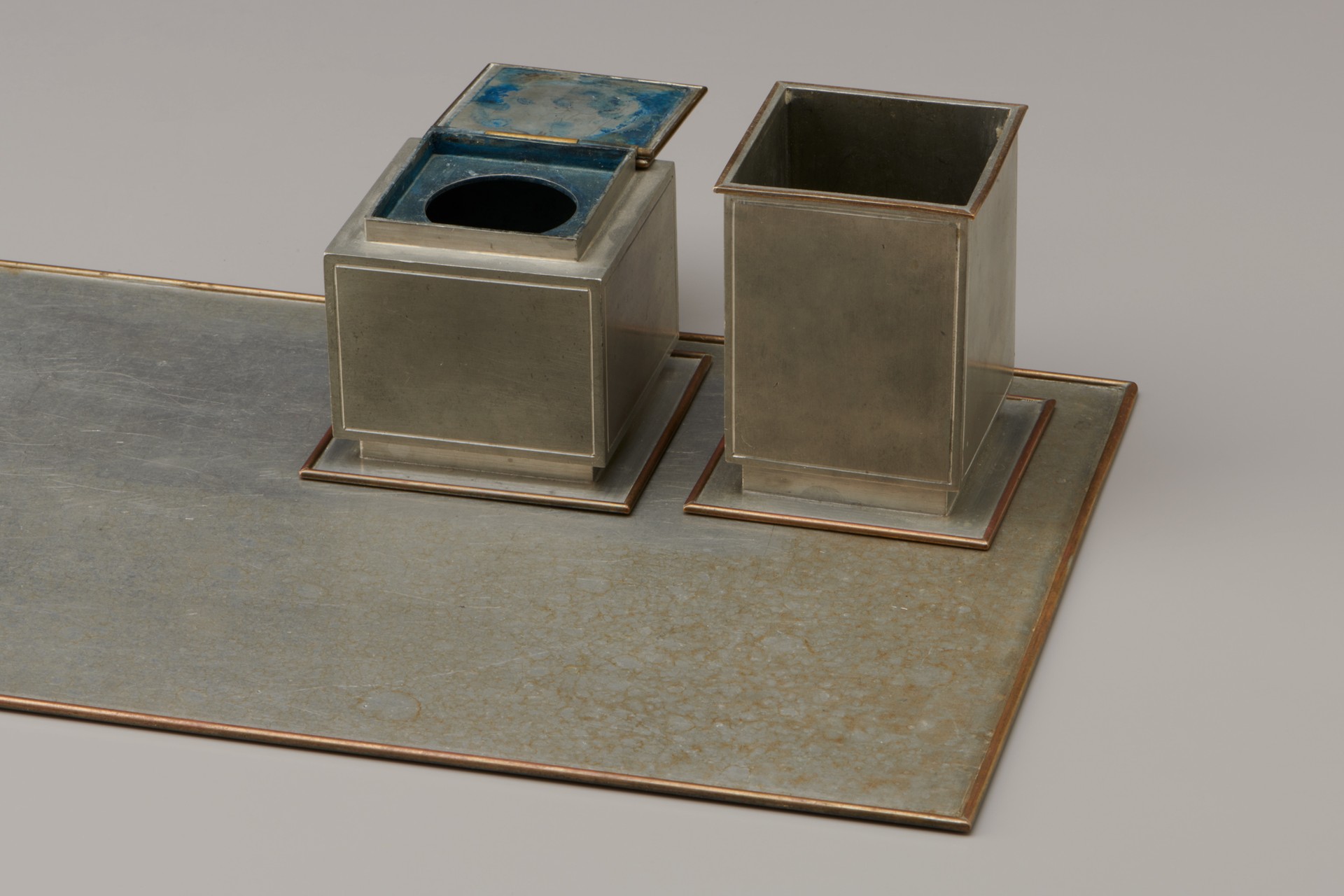 Svensk Tenn Desk Set image 2