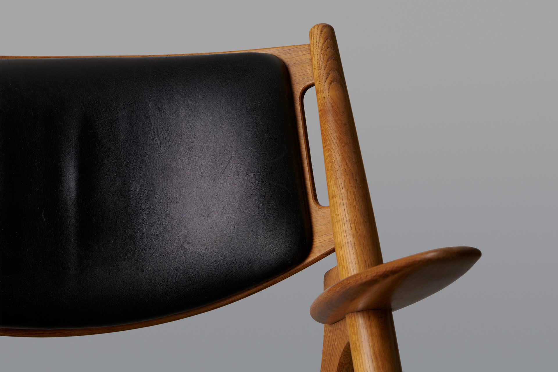 Pair of 'Sawbuck' Armchairs, Model no. CH28 image 4