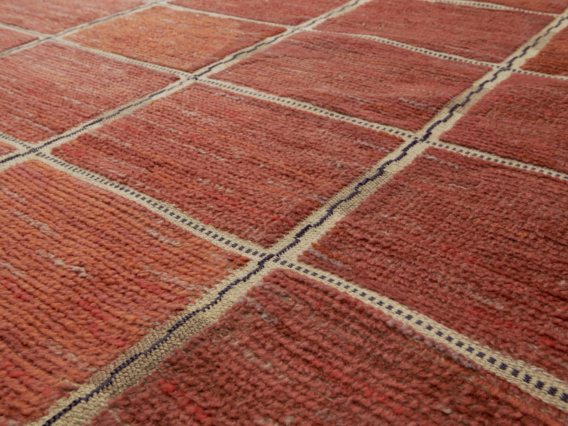 'Rutig Röd Halvflossa' Carpet image 4