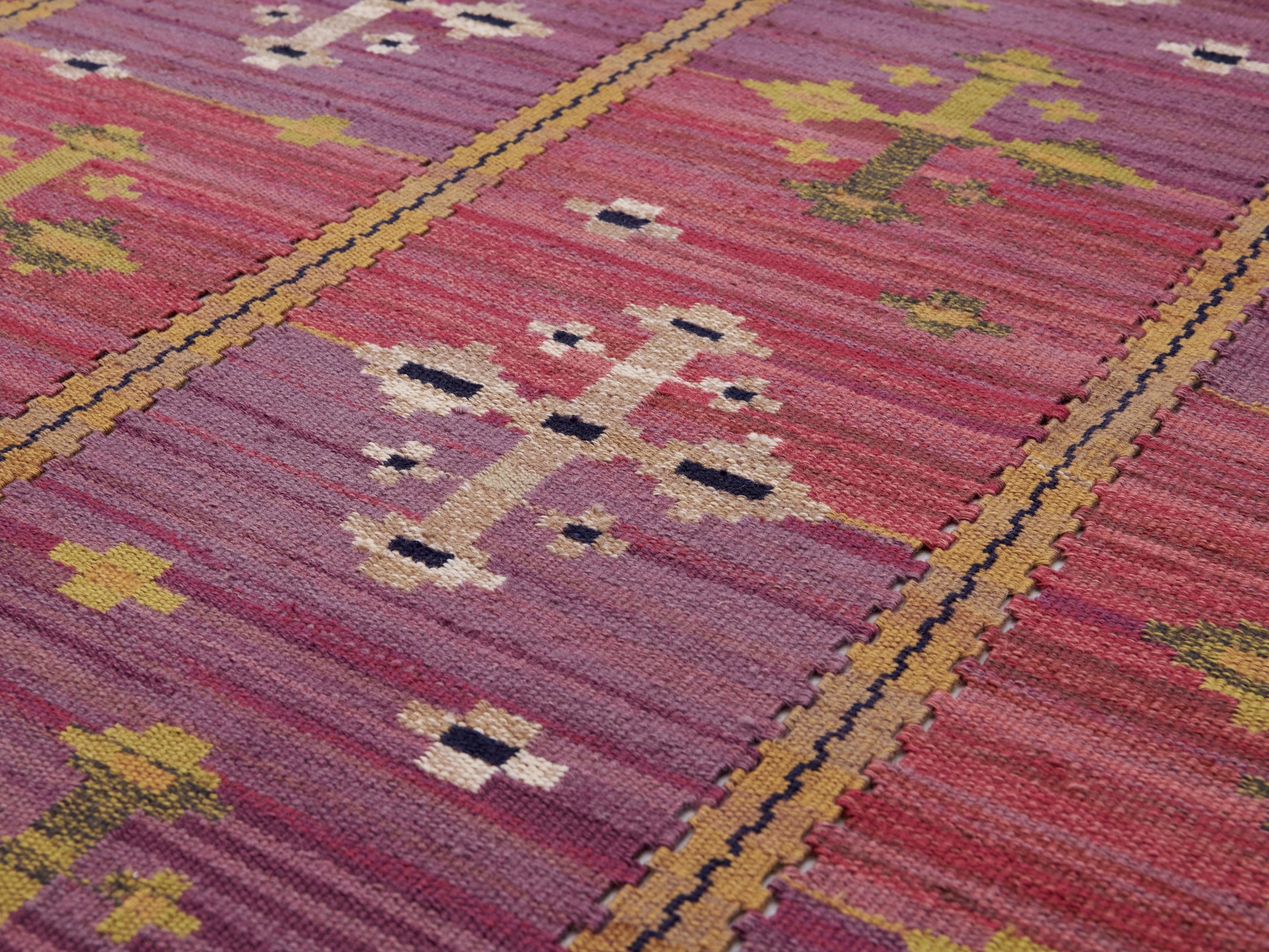Tapestry 'Violett Draperi' image 4