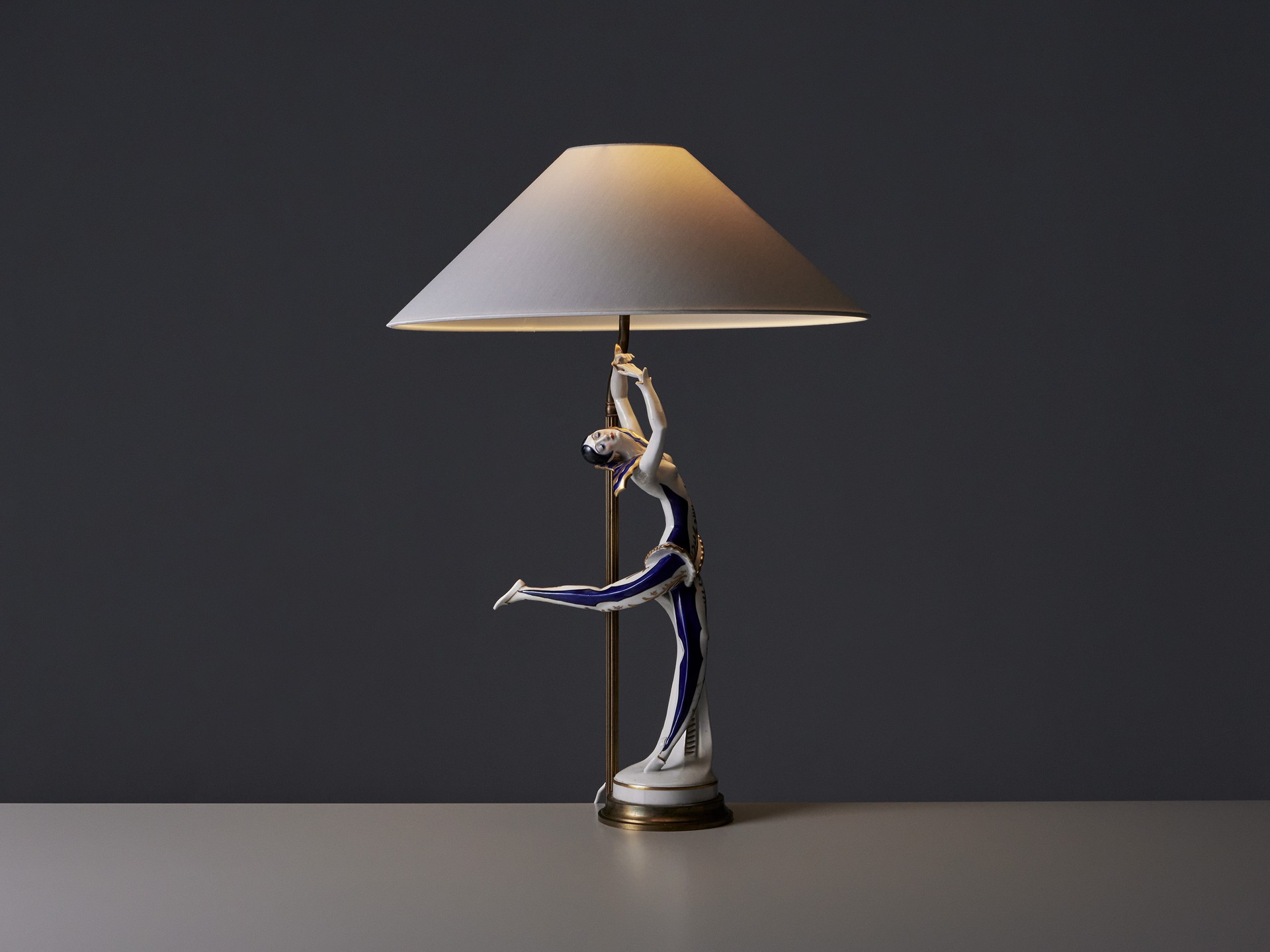 Table Lamp image 3