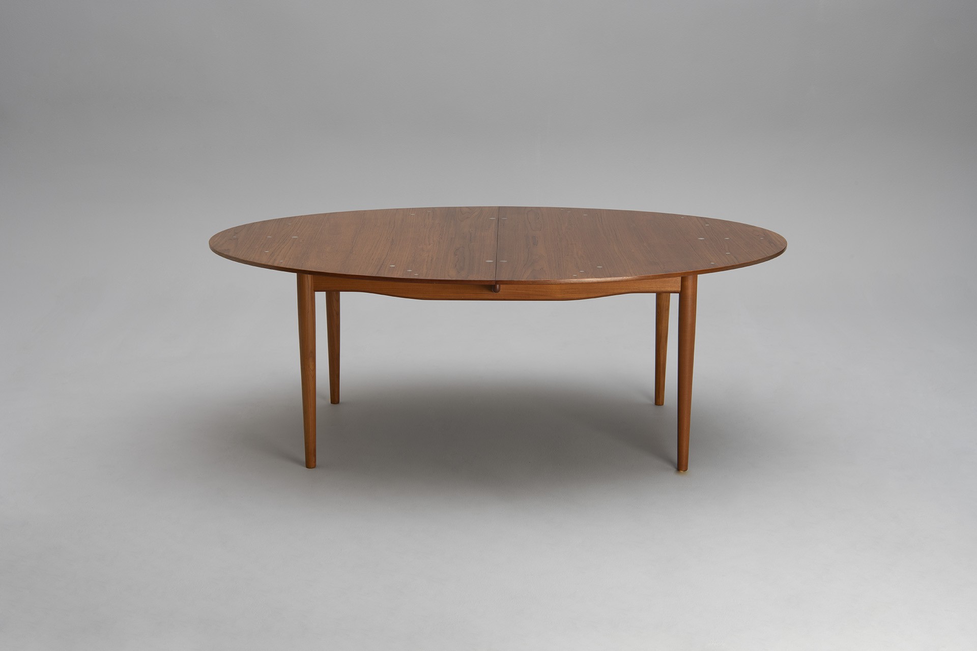 'Judas' Extending Dining Table image 4