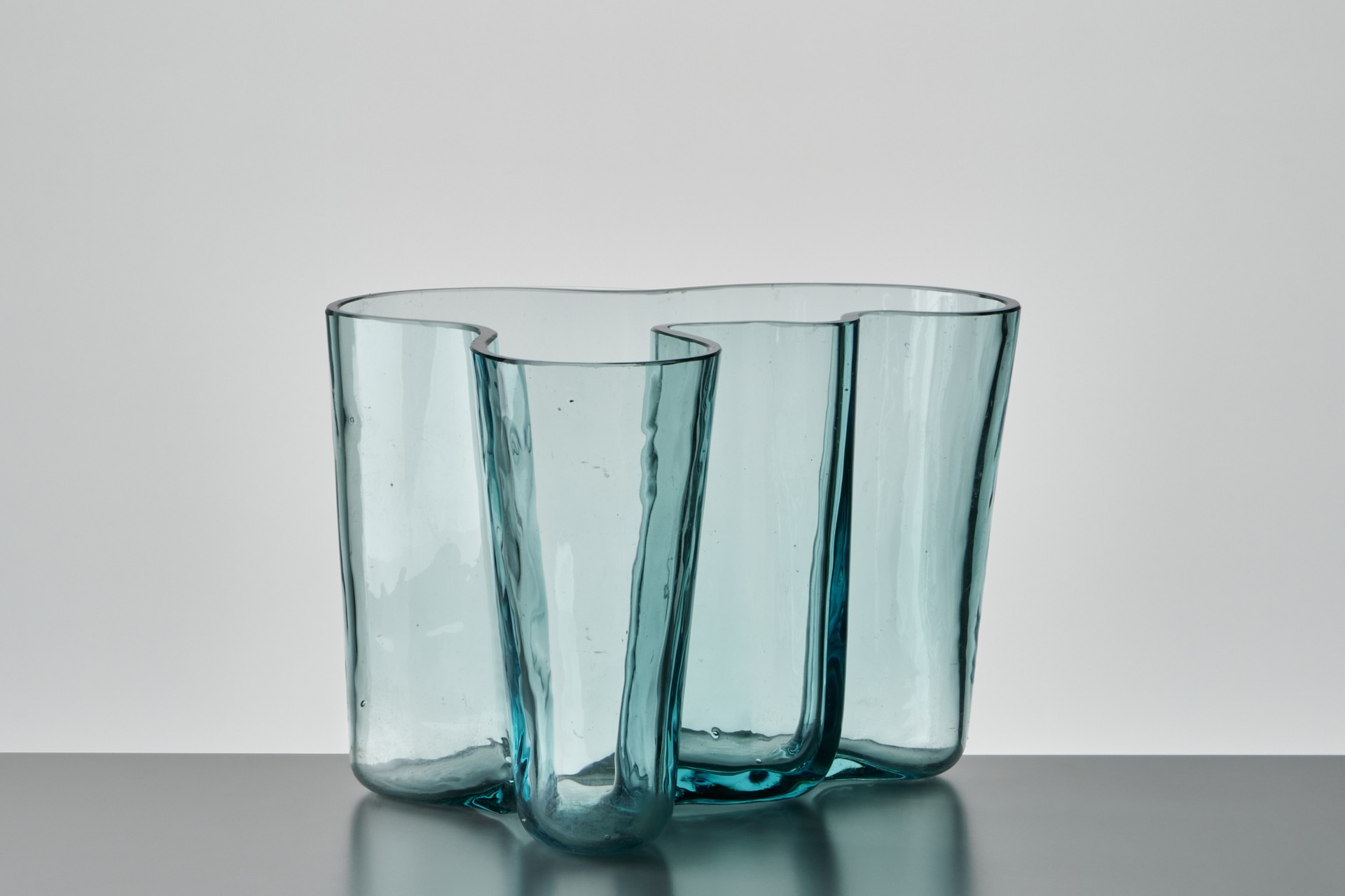 'Savoy' Vase, Model no. 9750 image 2